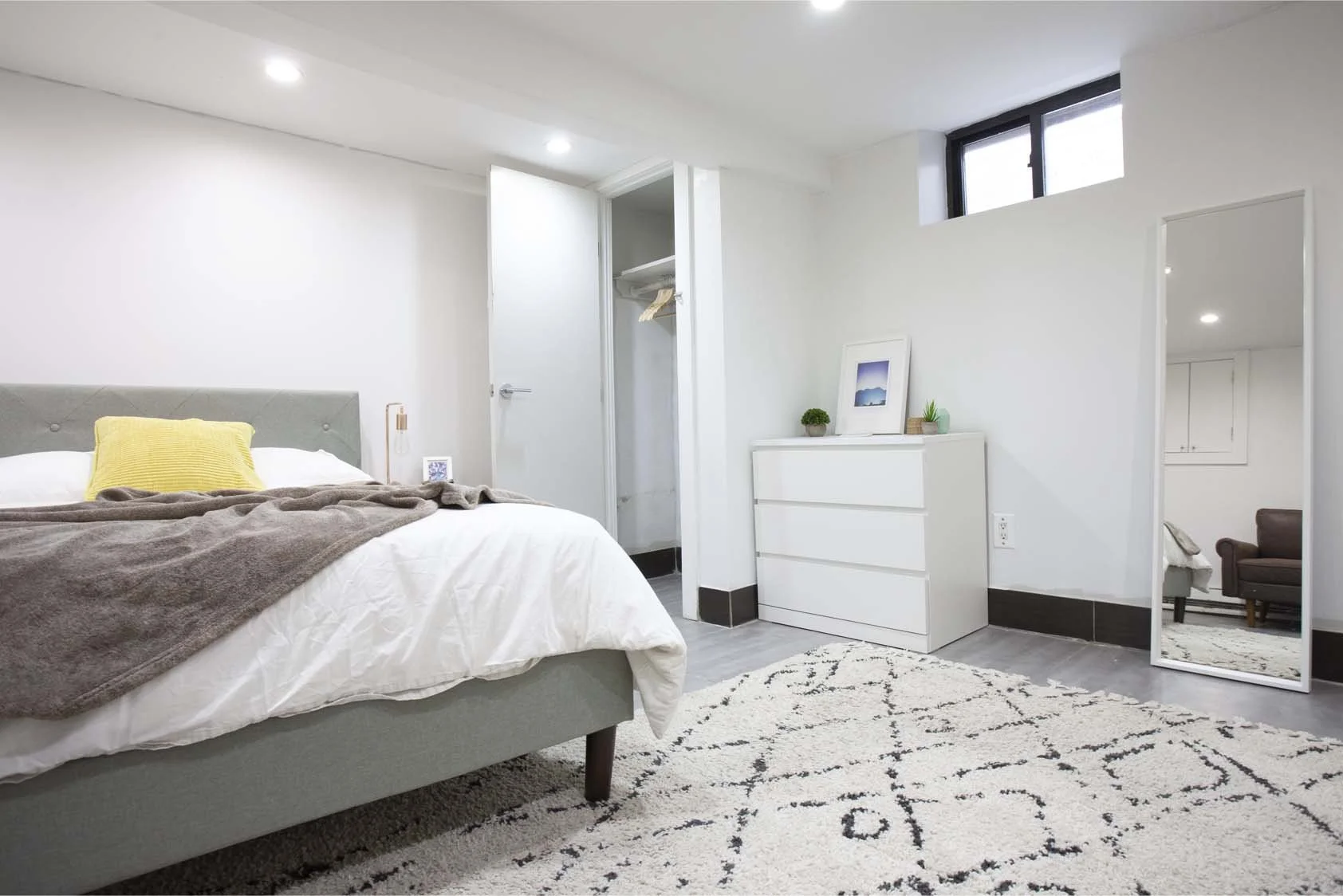 Room 5.2.jpg