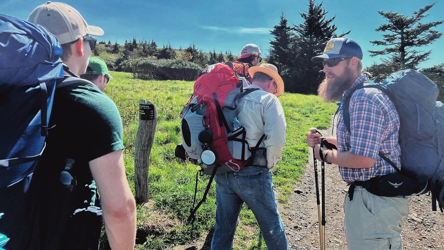 PART 2 of 3: on Friday morning we strapped up and hit the nearly 15mi trail. This was my first backpacking trip with all brand new gear and a pair of new shoes :-) so you know I had fun breaking all those in at once 🤦&zwj;♂️

We climbed up to over 5