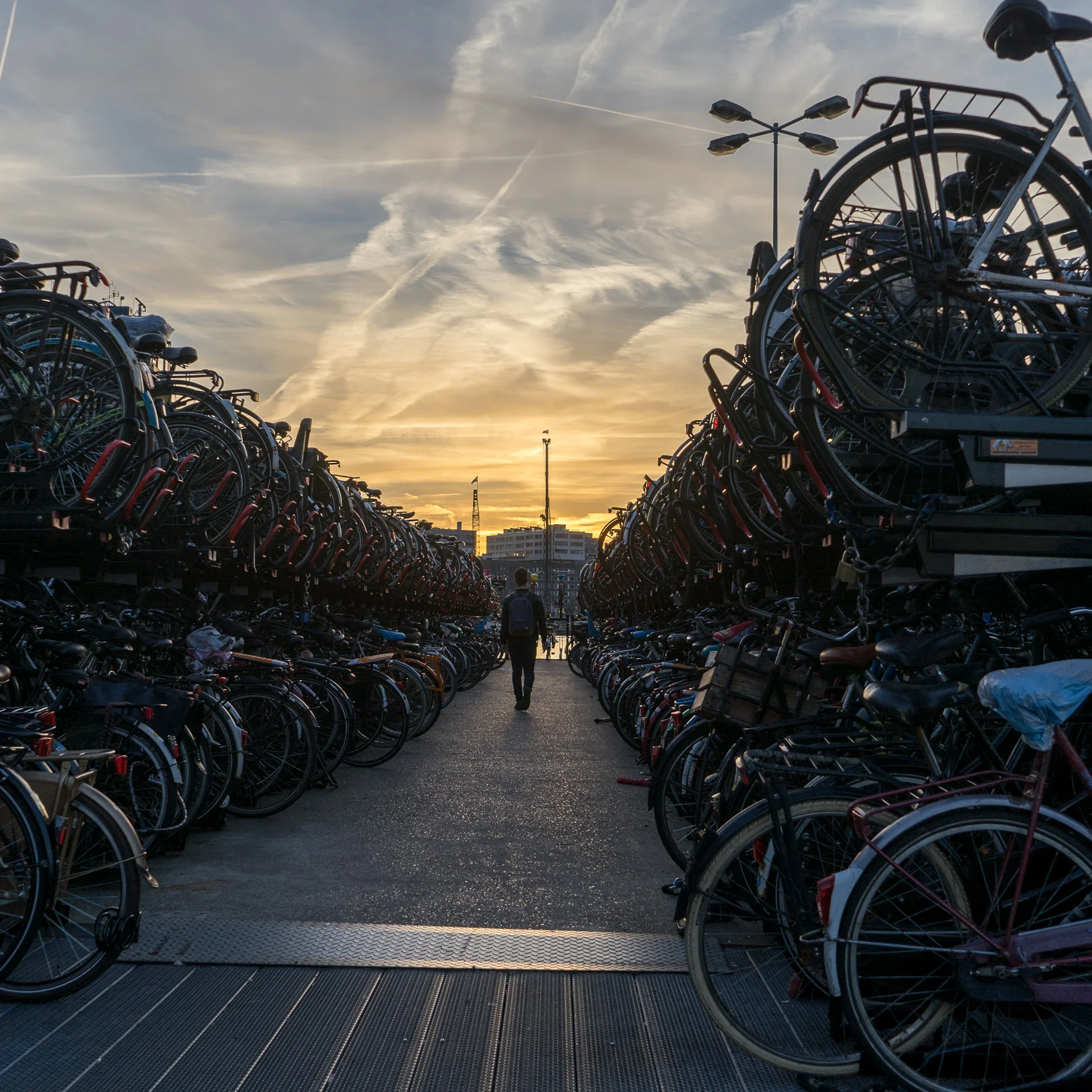Waar stond ie ook alweer? Fietsenboot op Zuidoever IJ