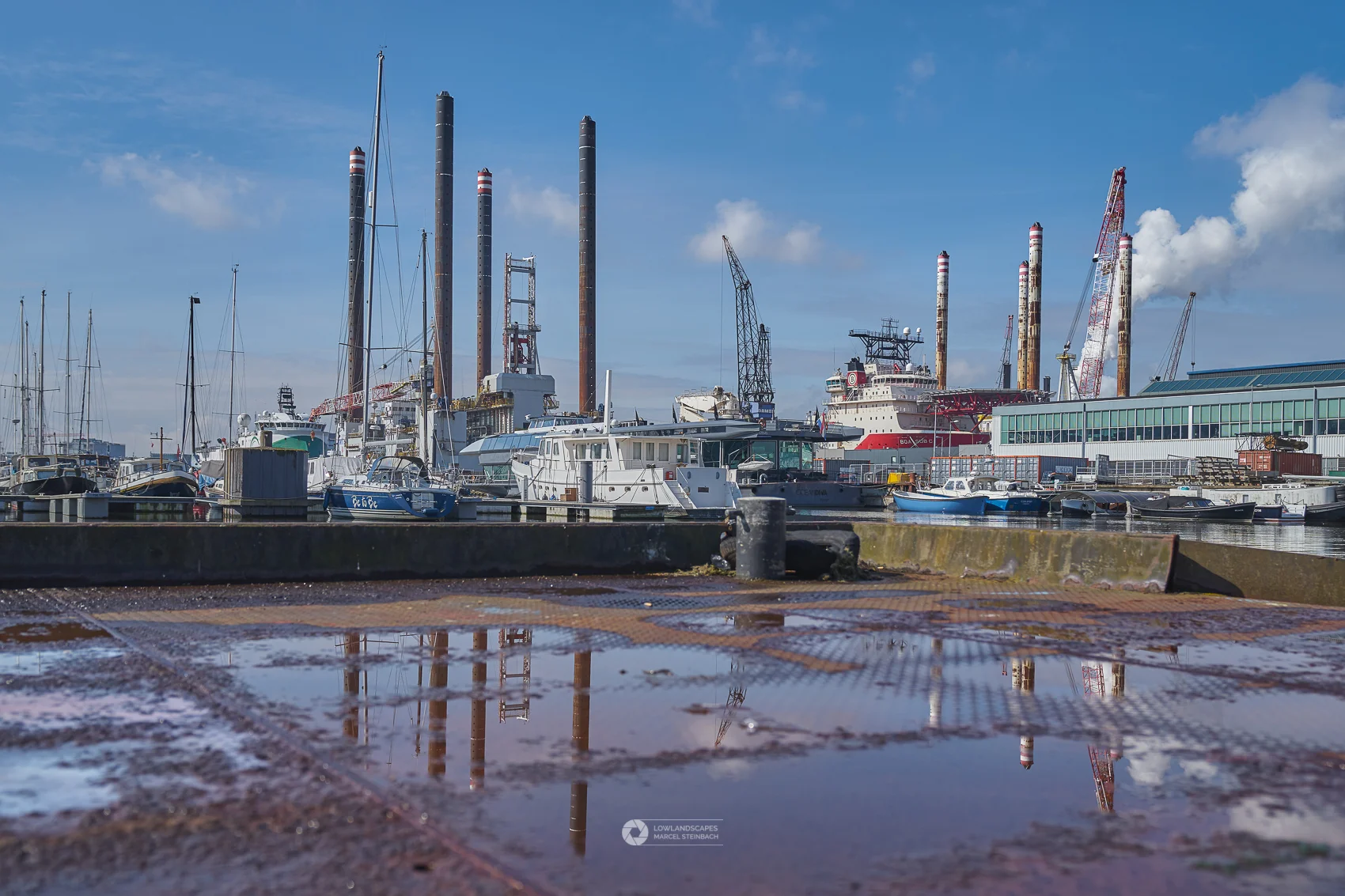 harbour and living next to each other