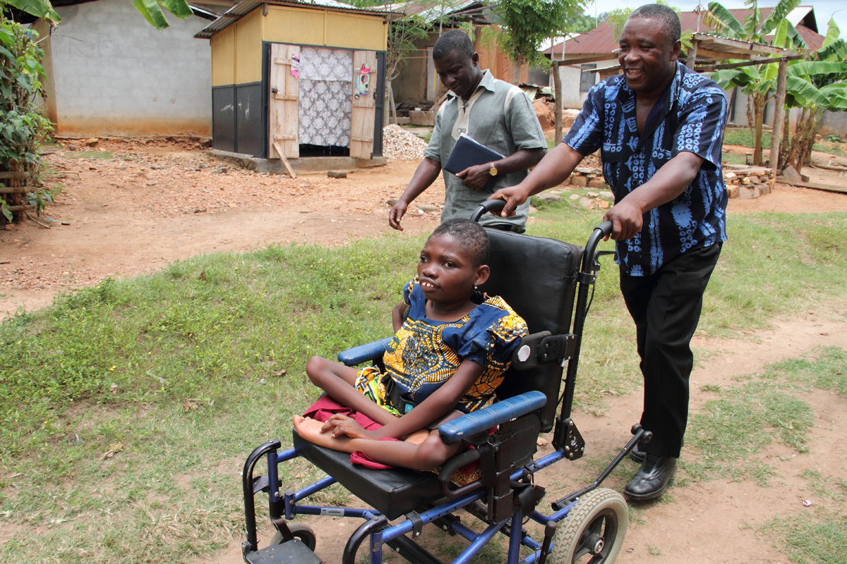 Mawunyo's arrival at school.