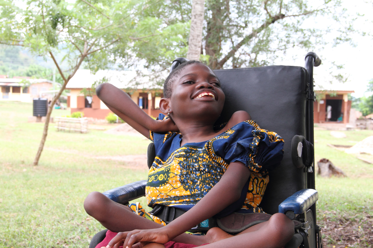 Ford taking Mawunyo to her class. Mawunyo will start in Primary 1 and we will see how she does. 