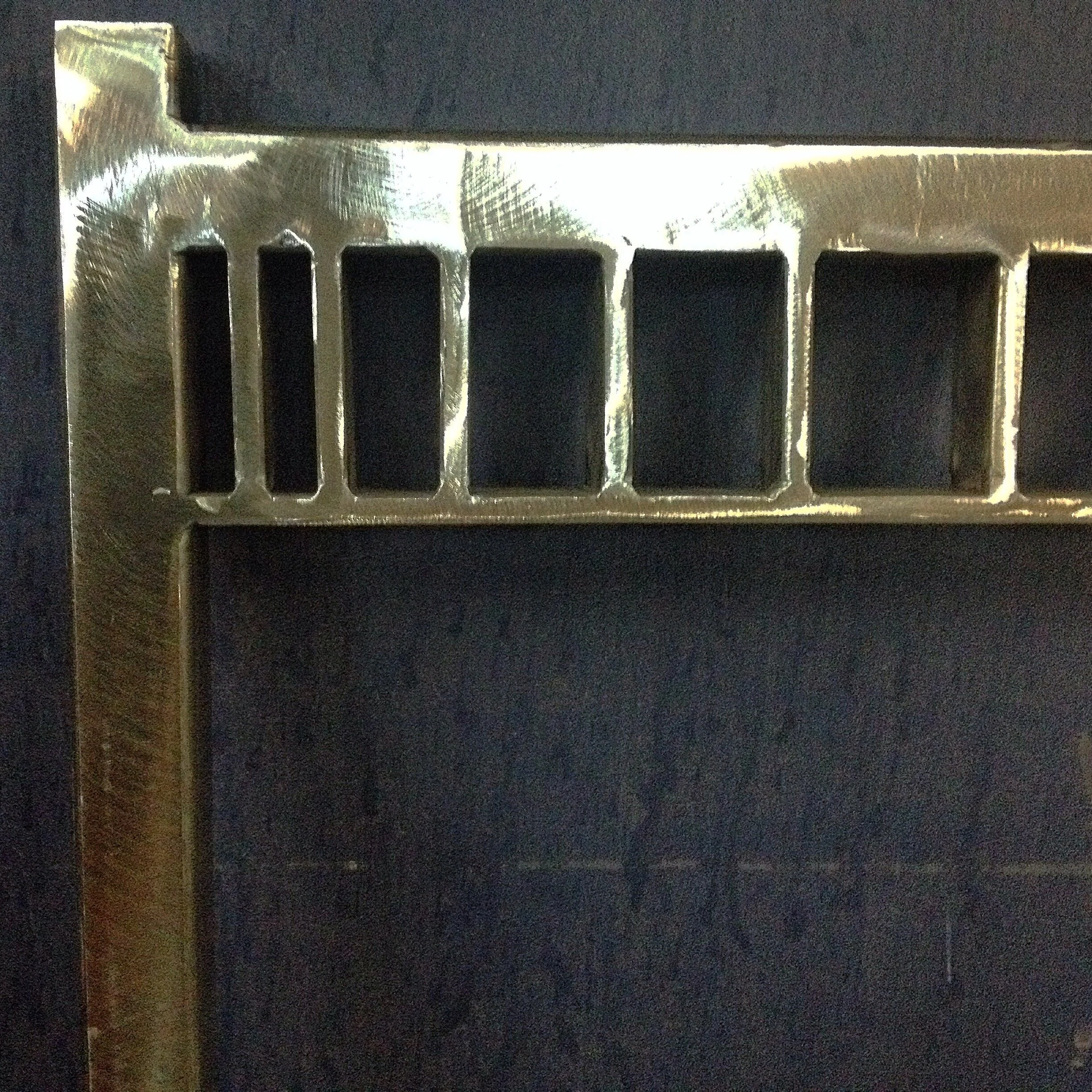 zander table detail.jpg