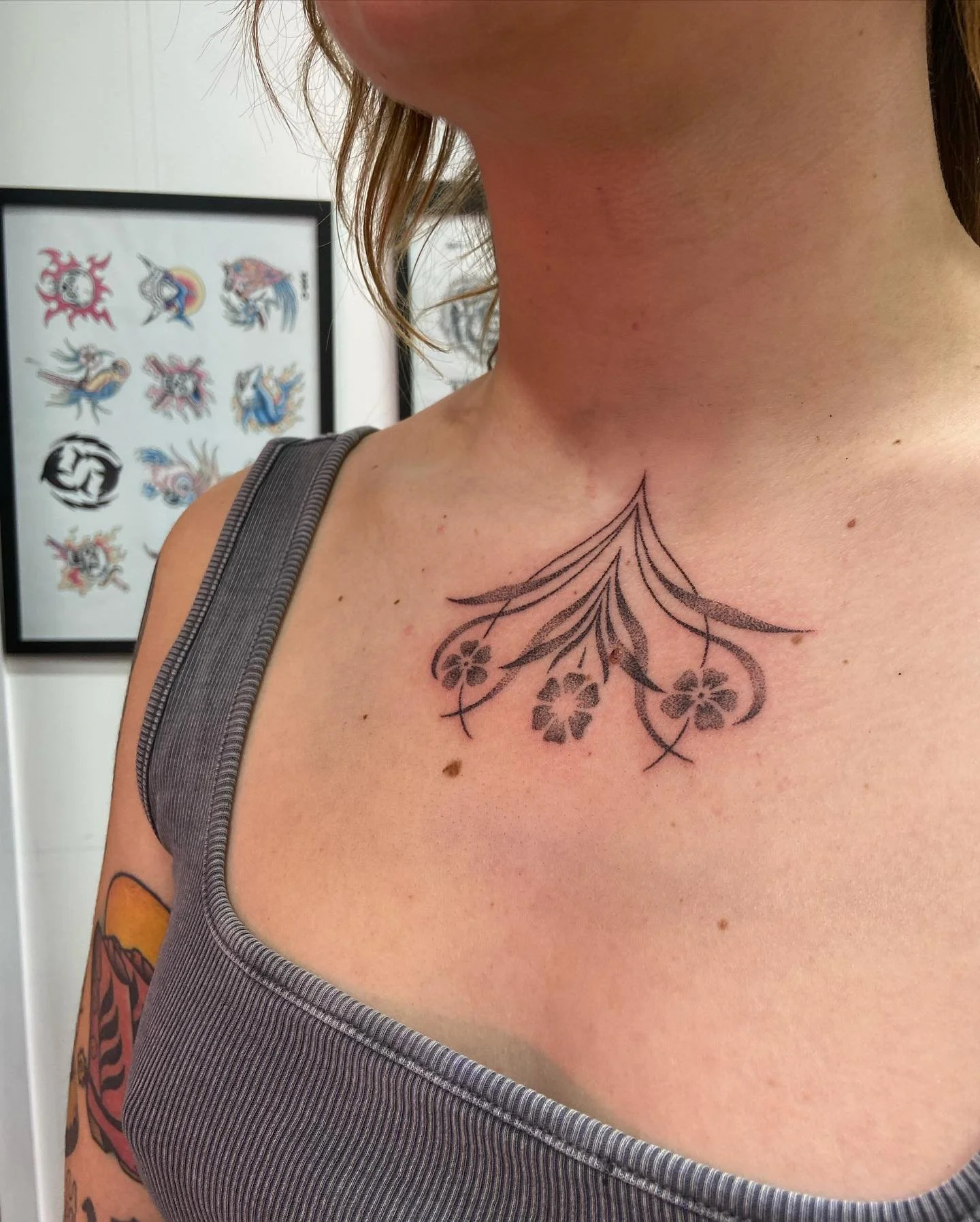 Very very fun custom tattoo that we designed based off some flash flowers! Thanks for all the trust and creative freedom with this piece darl 💗