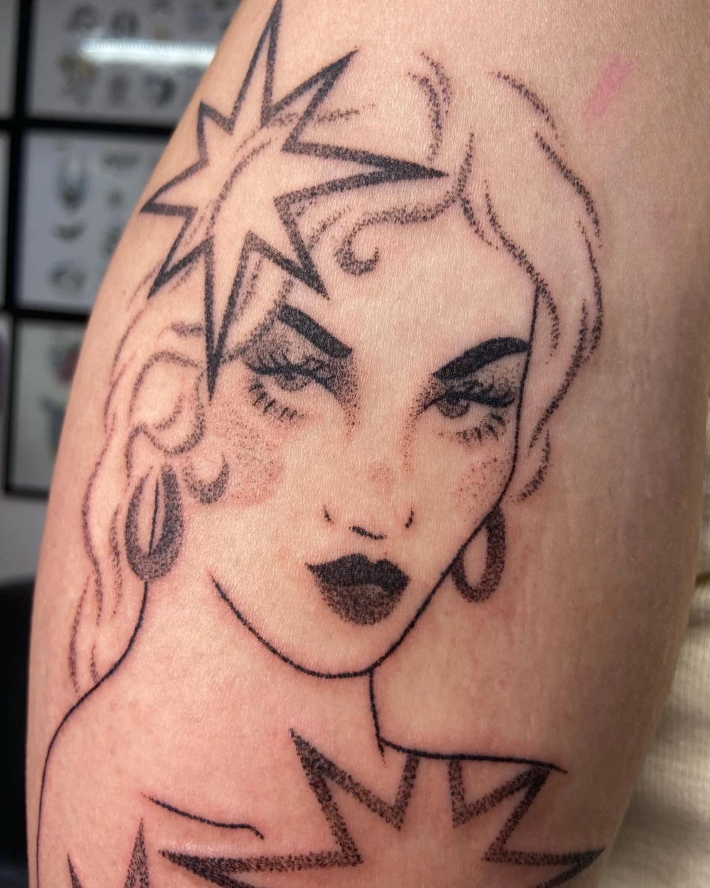 This custom baddie was an absolute treat to tattoo! Thanks Lucia 💗 Always keen for custom designs as well as flash!