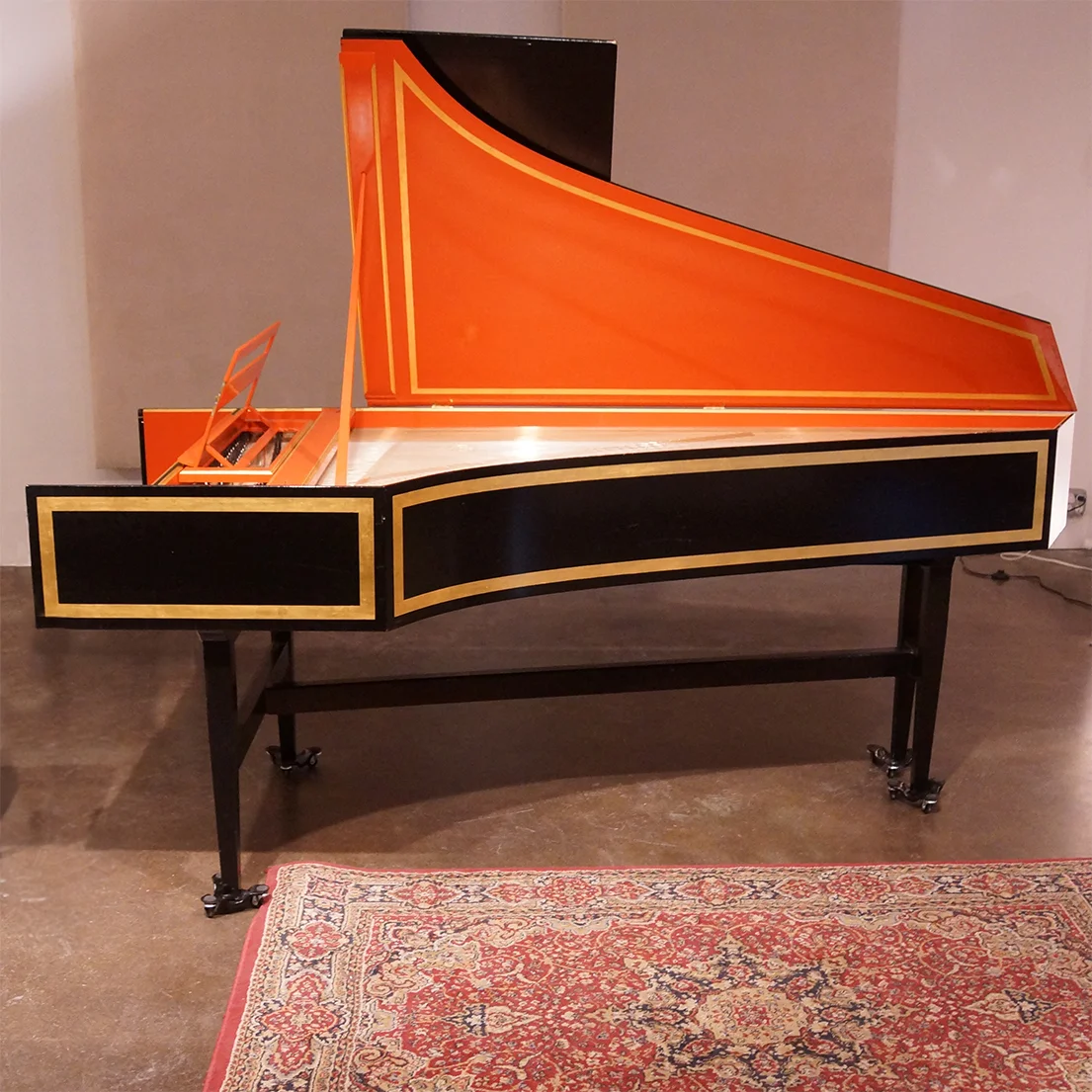DOWD French double-manual harpsichord • 2x8' 1x4' FF-f''' front 8' buff • Made in Boston, 1977