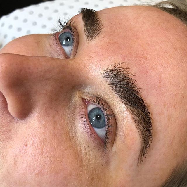 Filling in the best shaped brows slightly with fluffy feather strokes so they still look ultra natural but less gappy!