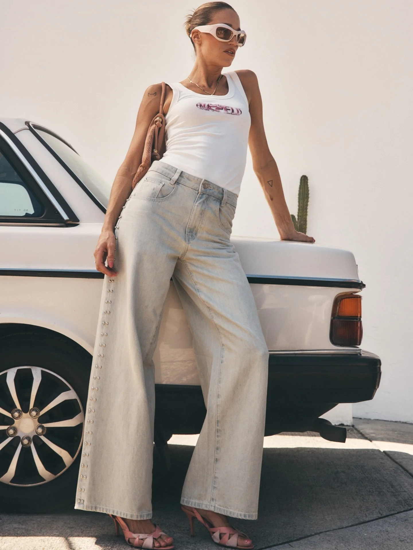 ELLIDY x ENA PELLY 2.0 

Photography @lianehurvitz_photographer 
Stylist @_mollyjohnstone 
Model @ellidy_ 
Makeup @rebeccahvivian.makeup 
Motion @krishmiglani_ 
Film @emiliodumar 
Creative @atollon.studio 
Brand @enapelly