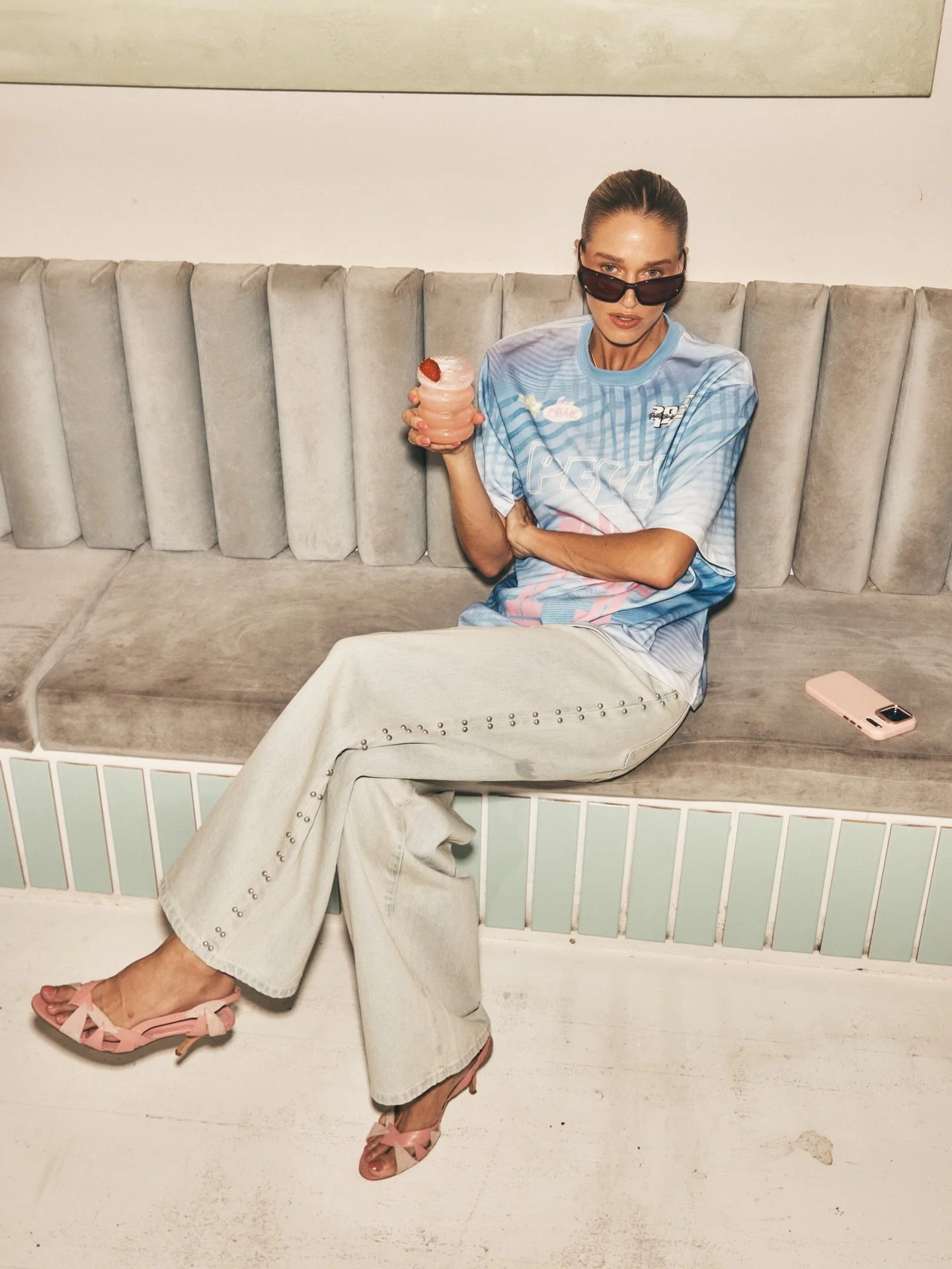 ELLIDY x ENA PELLY 2.0 

Photography @lianehurvitz_photographer 
Stylist @_mollyjohnstone 
Model @ellidy_ 
Makeup @rebeccahvivian.makeup 
Motion @krishmiglani_ 
Film @emiliodumar 
Creative @atollon.studio 
Brand @enapelly