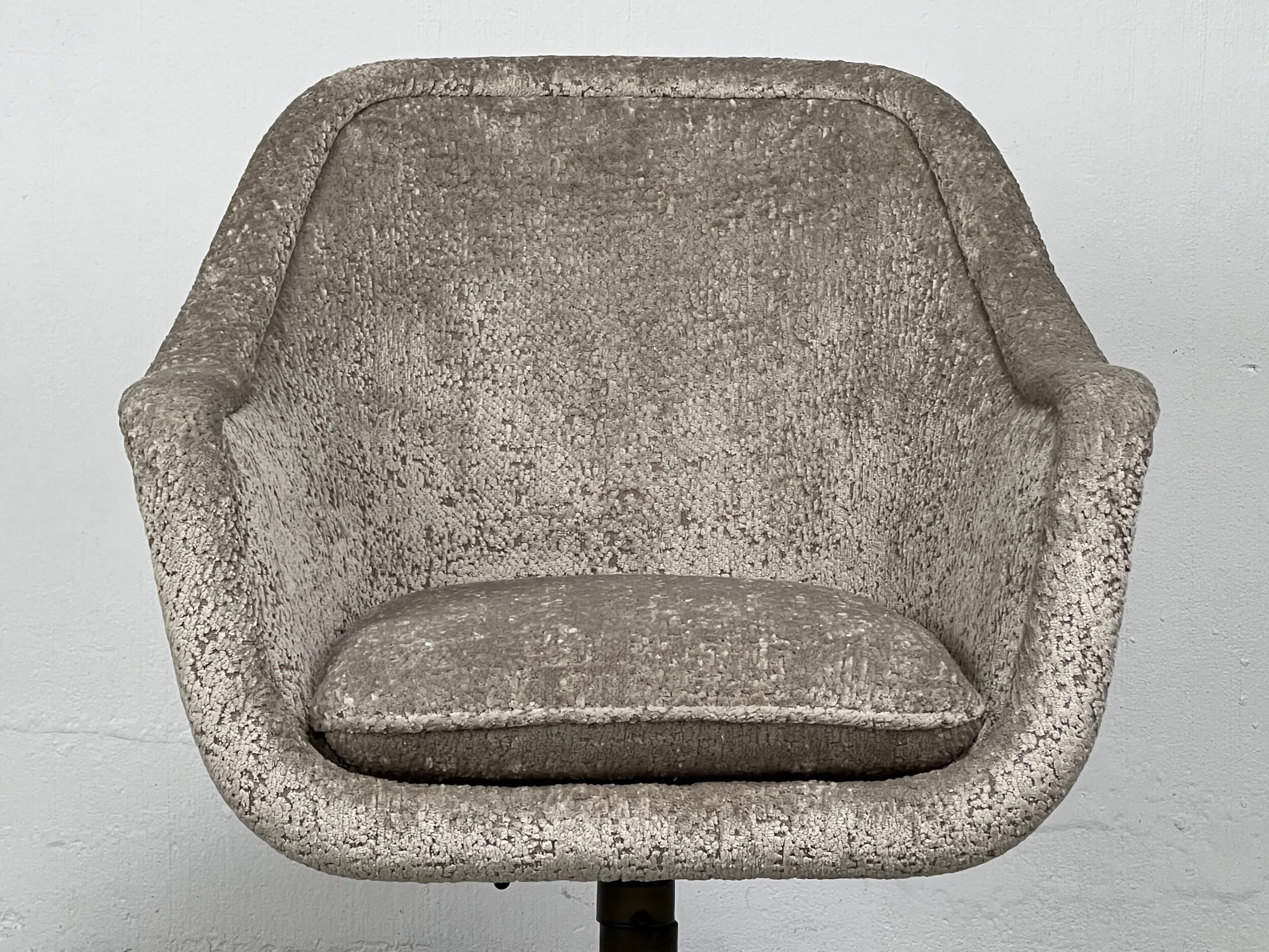 3D70E5FC-20AA-41AB-AD12-CF89E5C6D99B