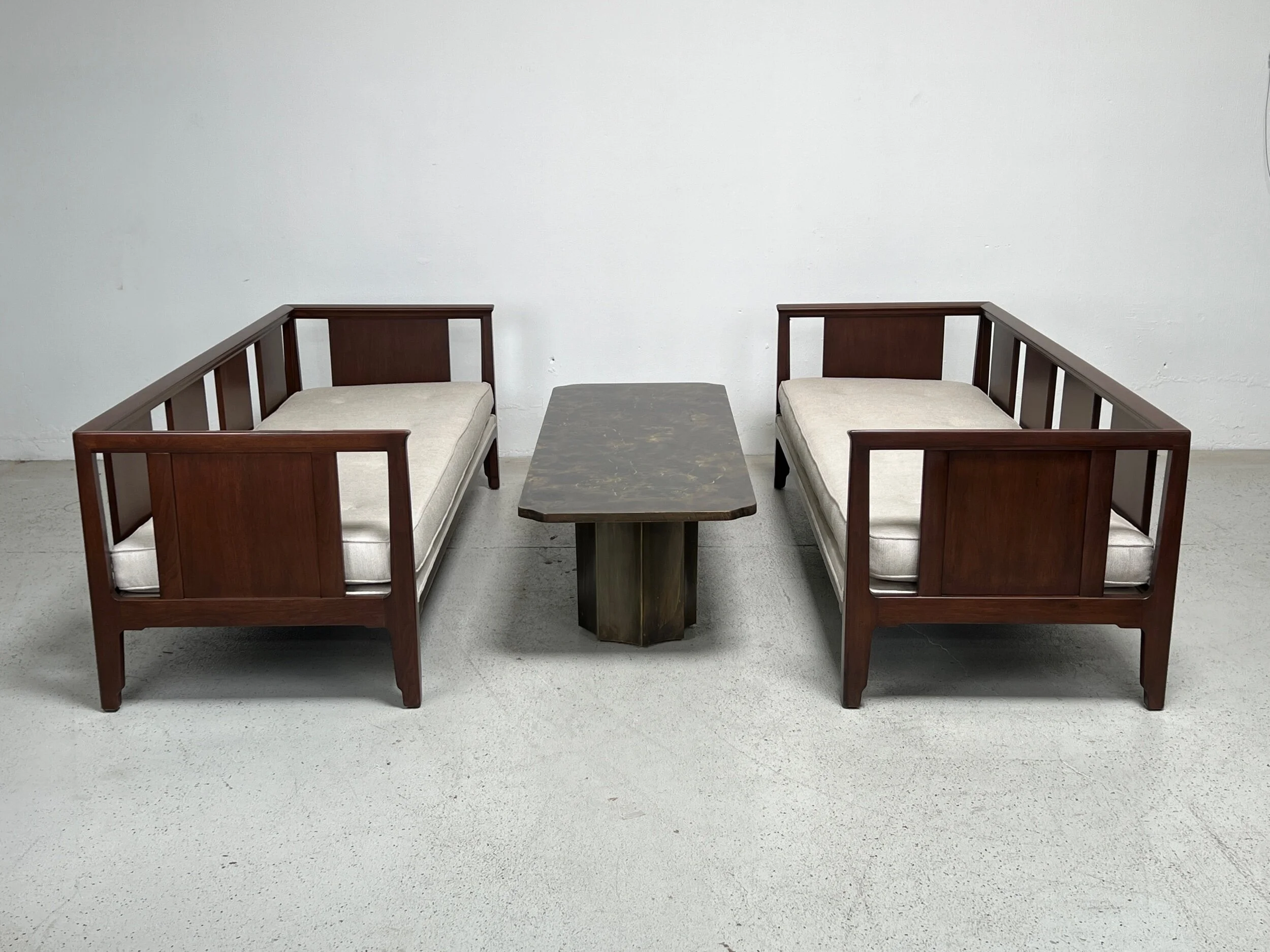 AC7319B9-DACE-421C-A66F-244964BFD456