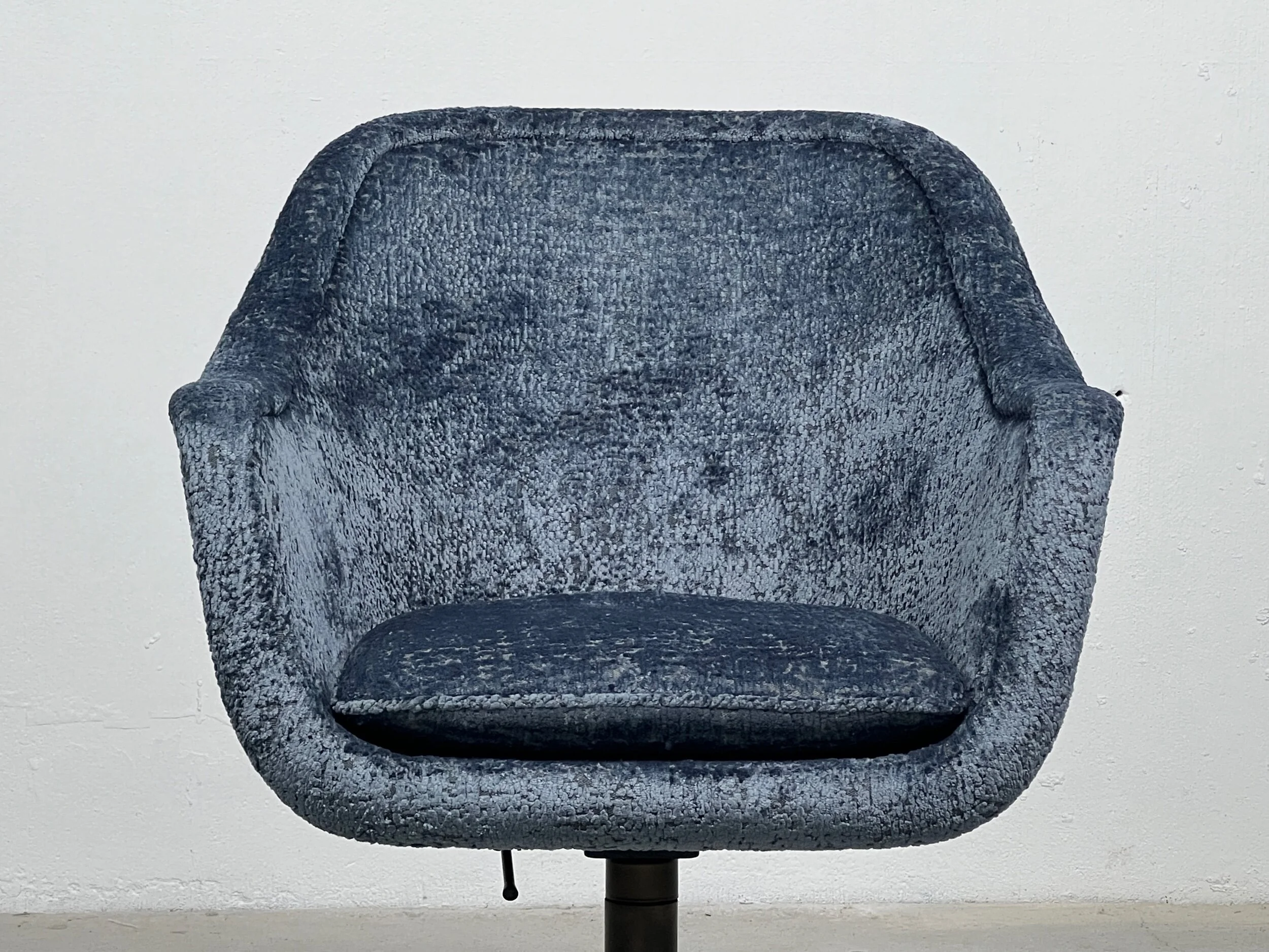 4FF4D893-89F2-4E8A-8576-8B26A0B5C721