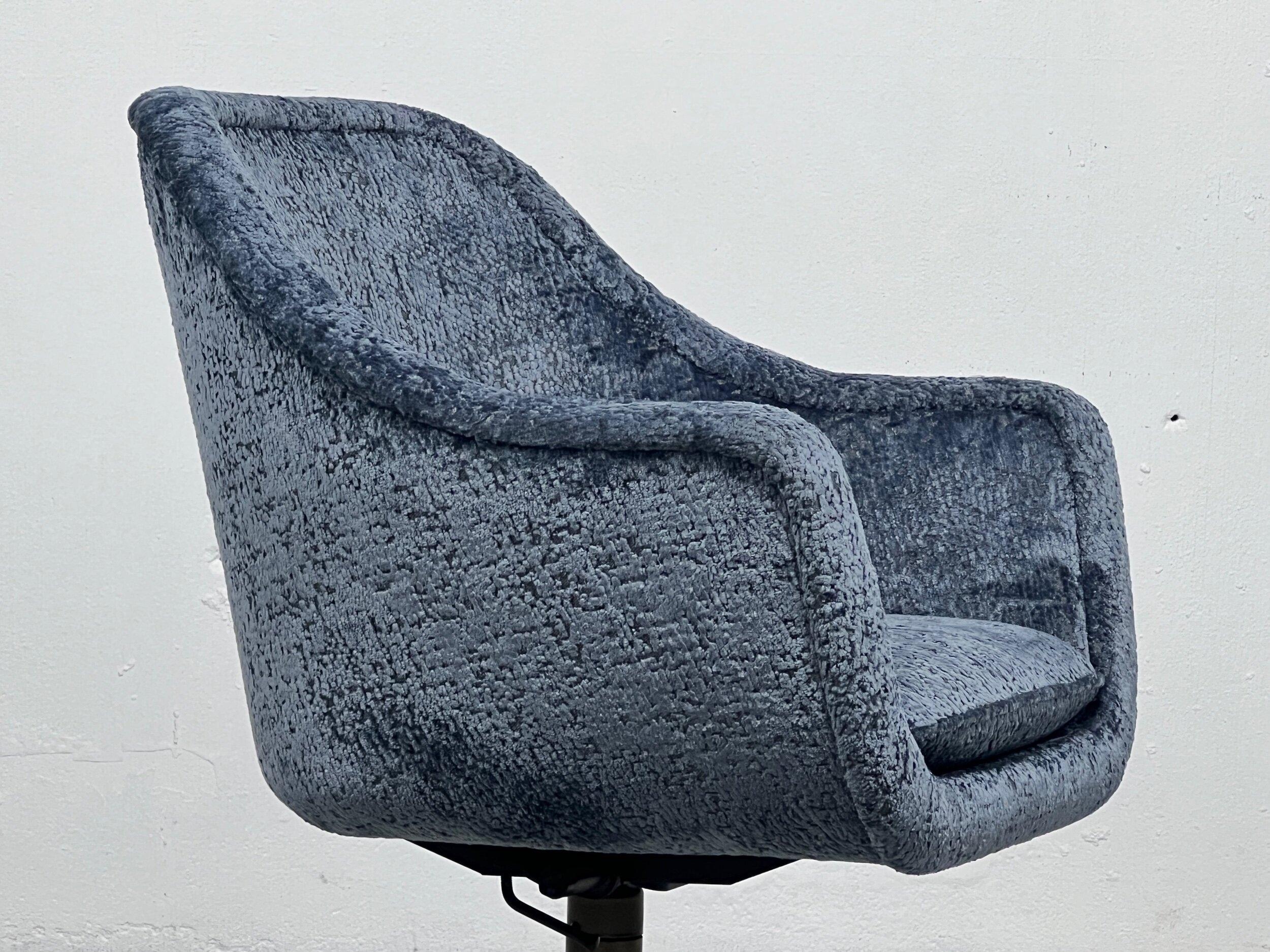 903D50AC-2198-424C-B8F7-A59ADF090CEE