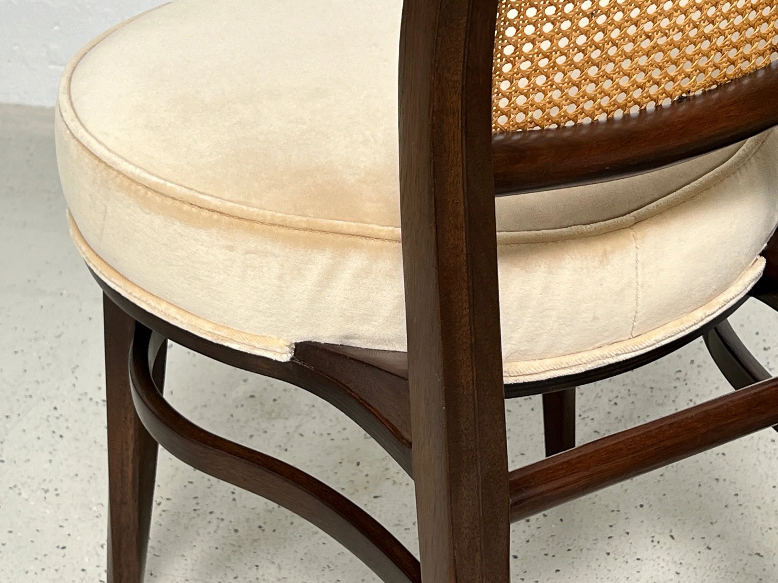 E255FB2C-18FF-49C4-BD83-6E0701CDF2D6