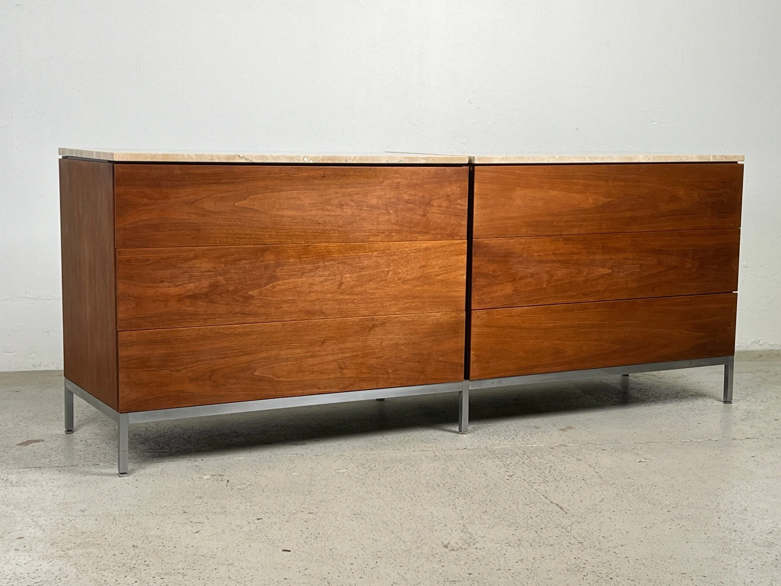 E785BED9-6B1C-4B76-932F-6ECC7D4864C4