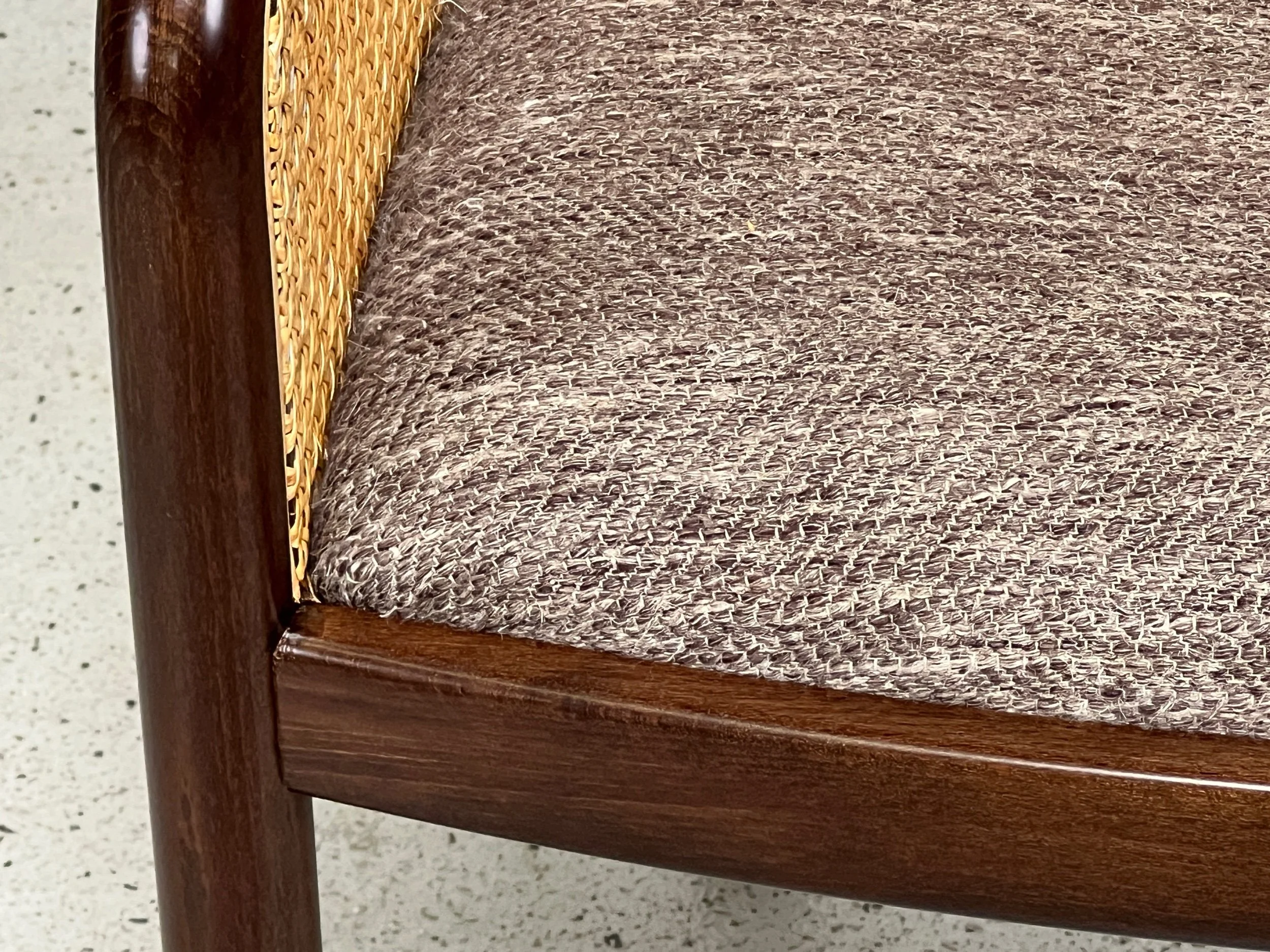 E81E6101-36C1-48DF-BEED-FCAC8611D479