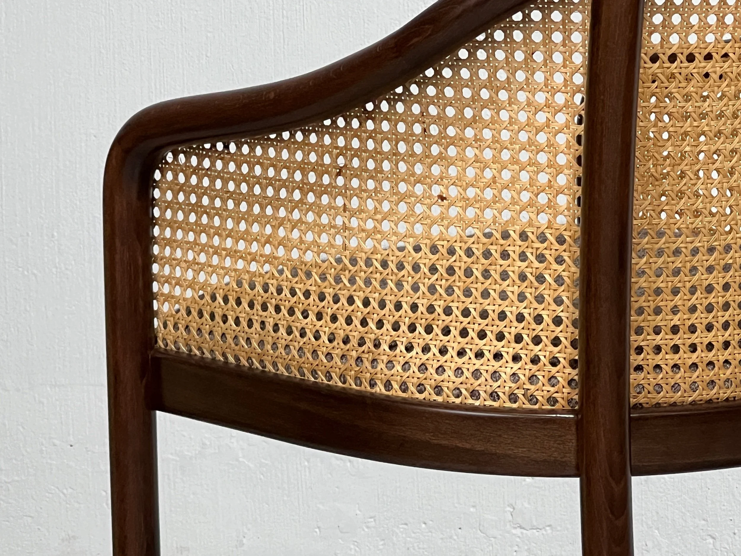 1E5ECEB9-89AF-4292-8E77-B3A36B8A1ECE