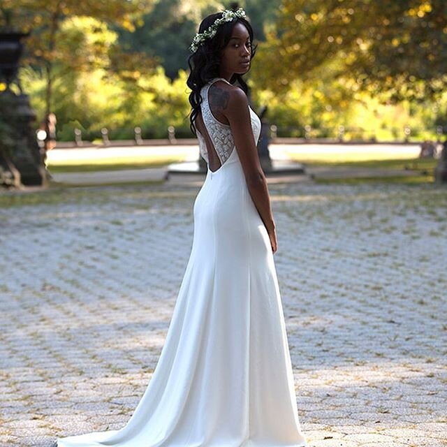 For the brides that need a gown ASAP, we&rsquo;ve partnered with @gee.june.bridal in NY to bring you a selection of gowns that can be taken home same day, including our silk crepe Lola gown.
.
.
.
#crepeweddingdress #nybride #offtherackbridal #consig
