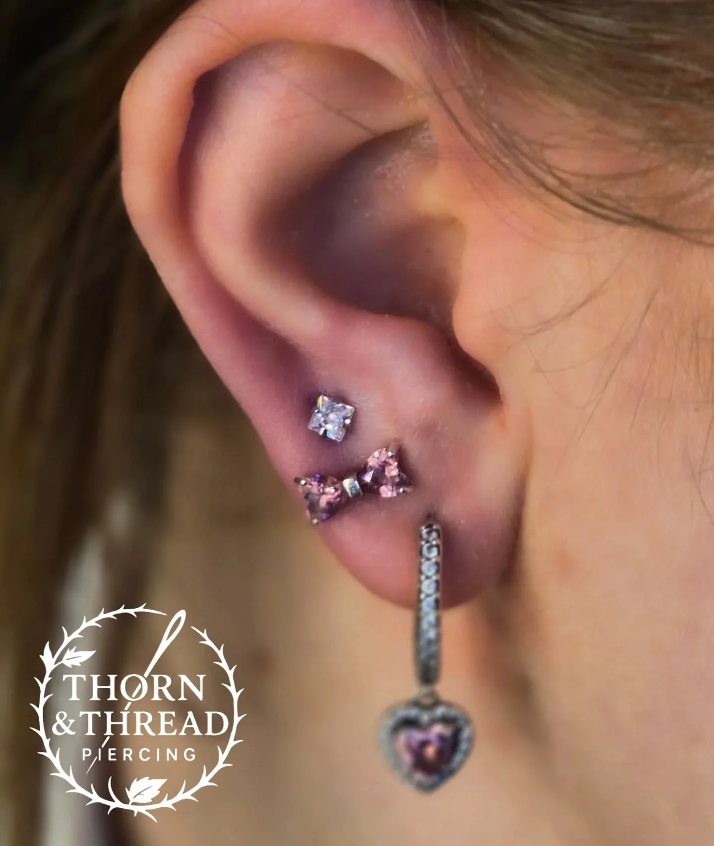 Added some third lobes to this pretty jewellery set today 🤩

#piercings #thirdlobes #lobepiercing #piercer #leicesterpiercer