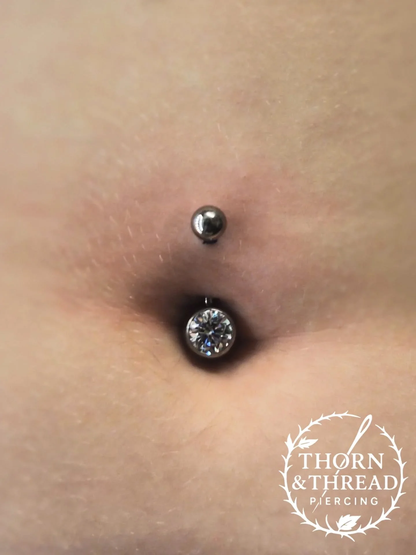 🖤🖤🖤
Bookings and walk ins available ✨️ 

#bellypiercing #navelpiercing #piercing #piercer ##leicesterpiercer