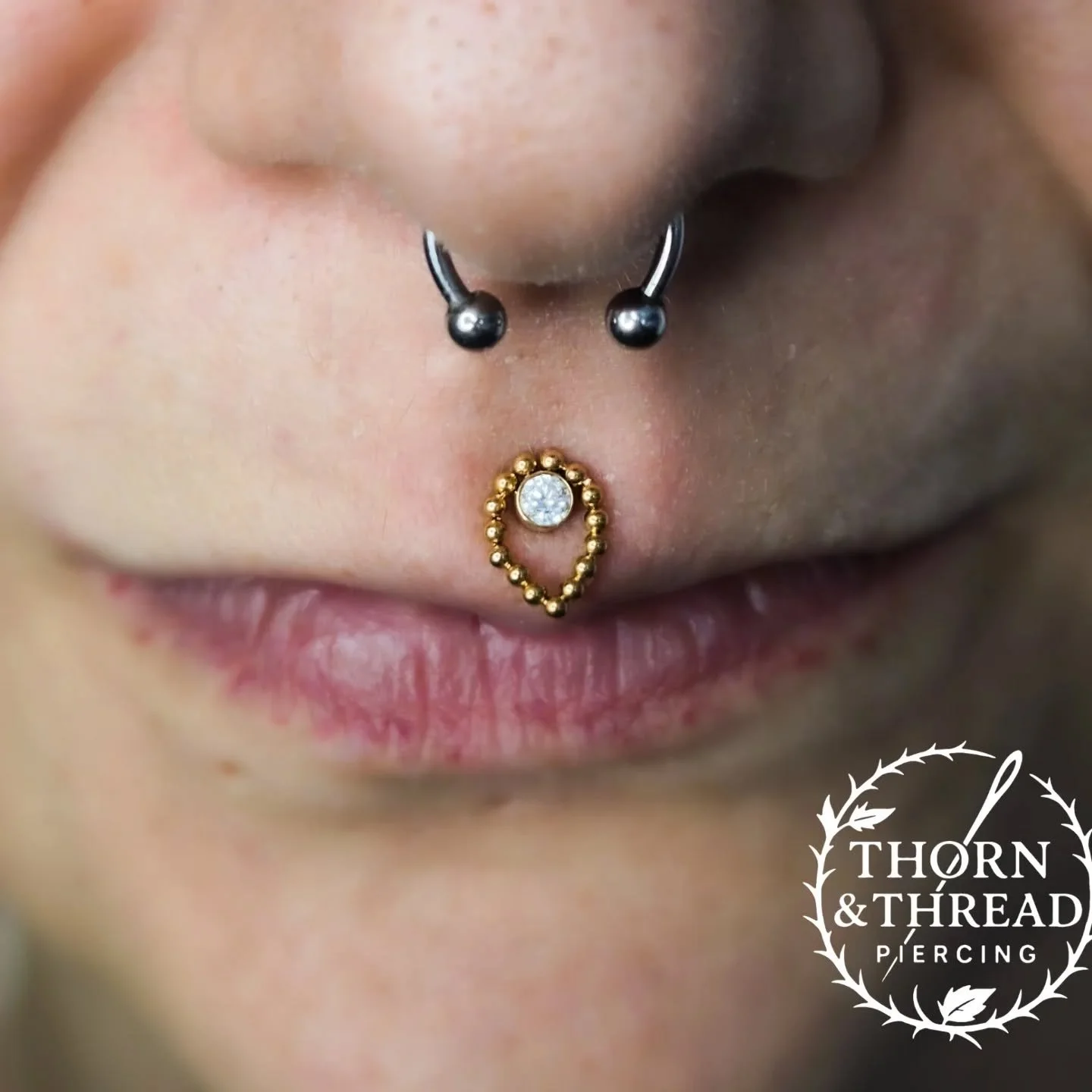 The way this medusa peice sits 😍😍😍 

@realarttattoo 

#medusa #medusapiercing #lippiercing #leicesterpiercer #piercer