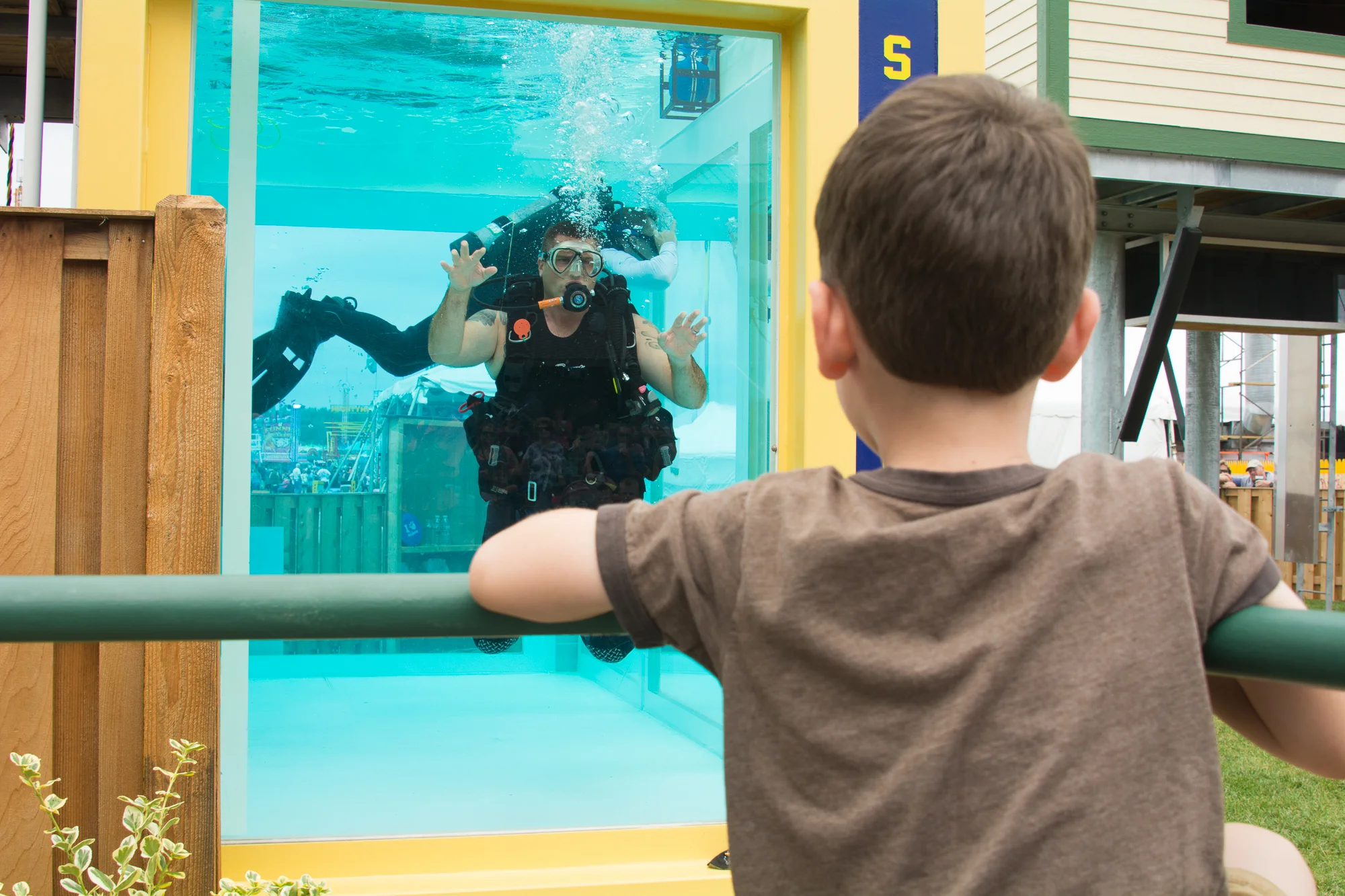 bolton_state_police_divers_3.jpg