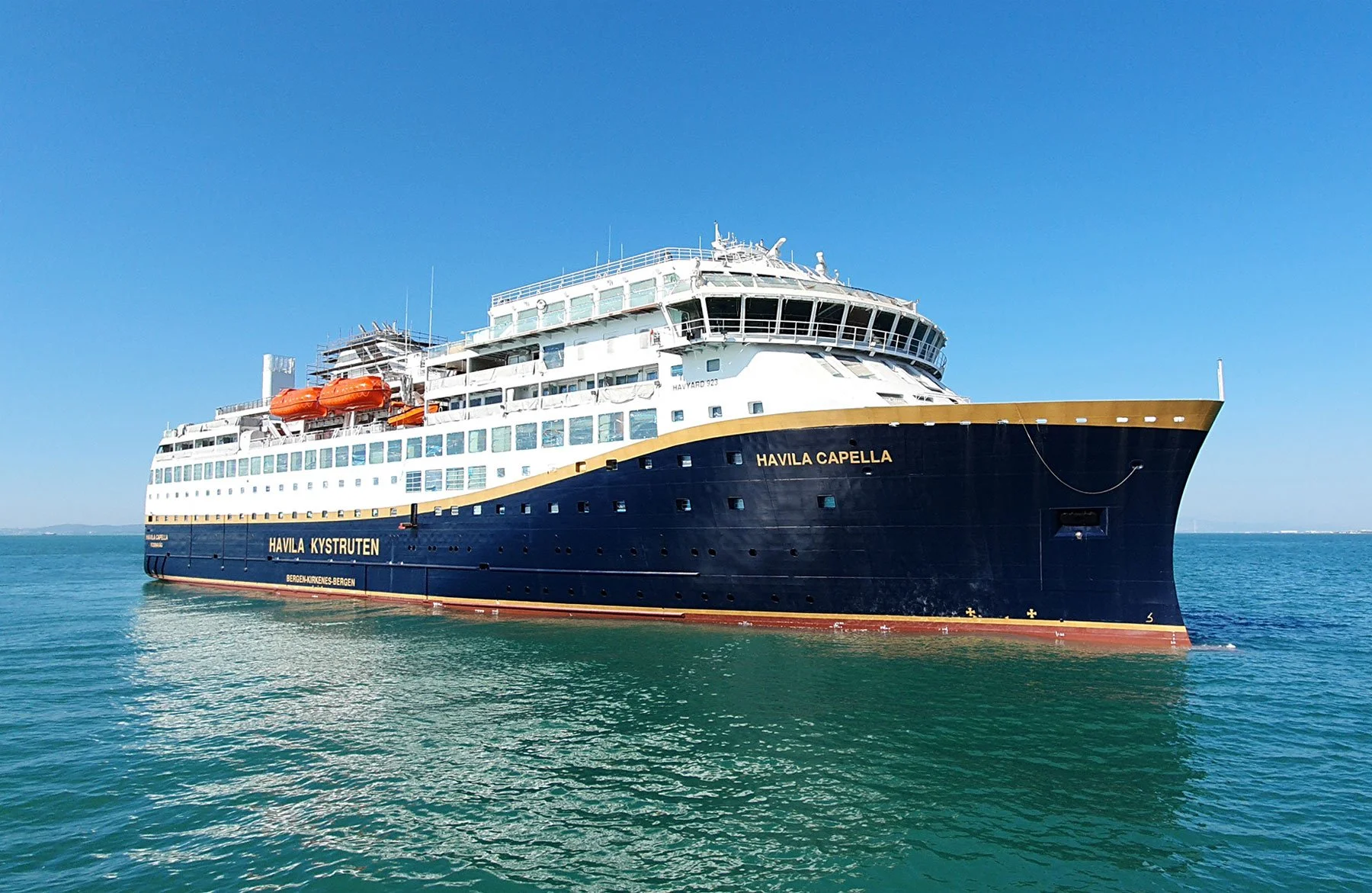 Norwegian-coastal-cruise-ship-Havila-Capella.jpg