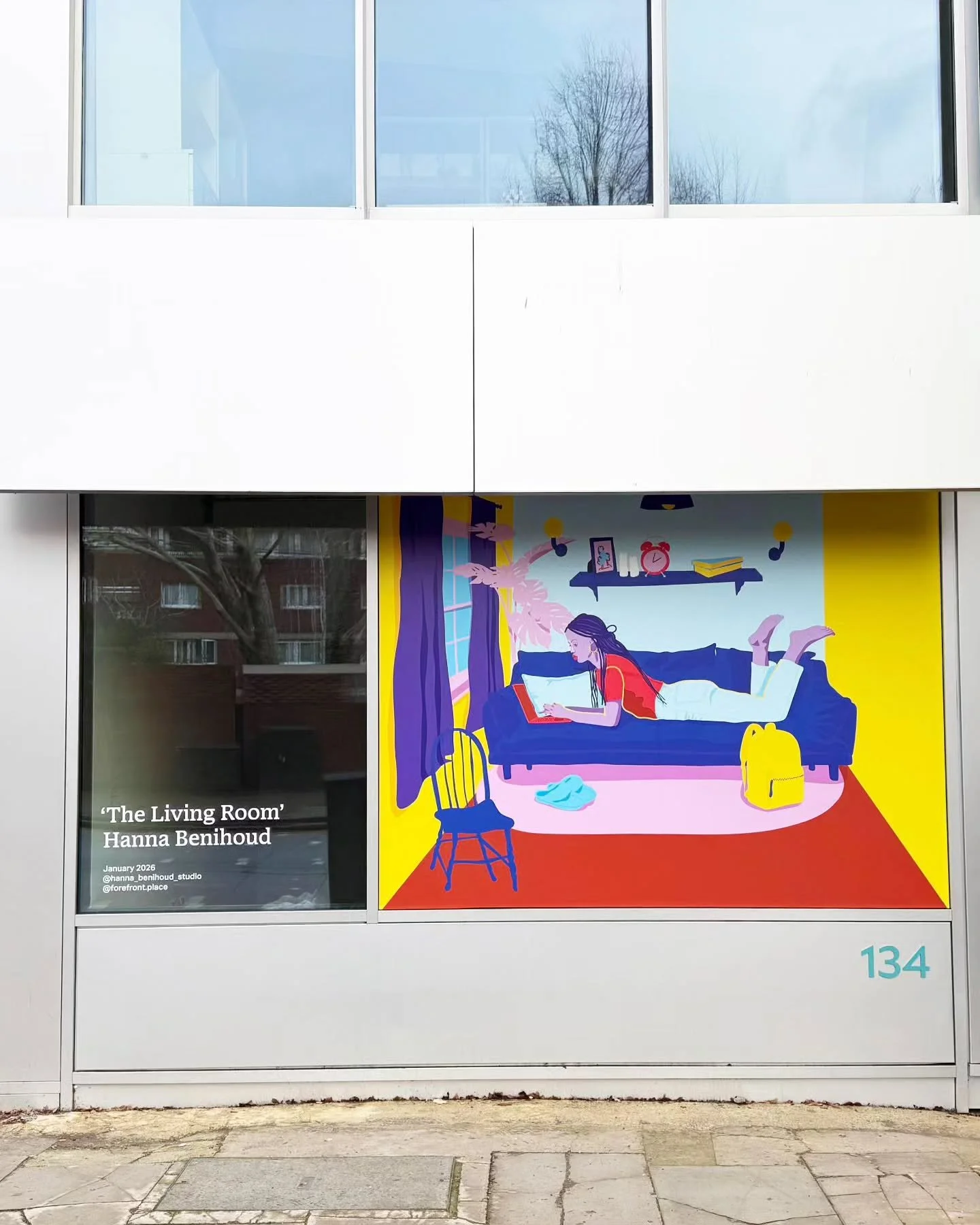 Im absolutely delighted to kick the year off working with @forefront.place. Their gallery window is my latest canvas. 'The Living Room' is a celebration of women larger than life taking up public space. If you're in Old Street check it out ✨️

Big th