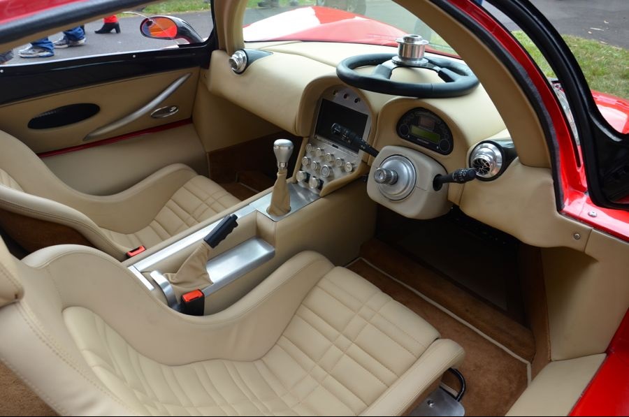 Superlite_SLC_Red_Australia_CarShow_Interior_zpscf076e0a.jpg