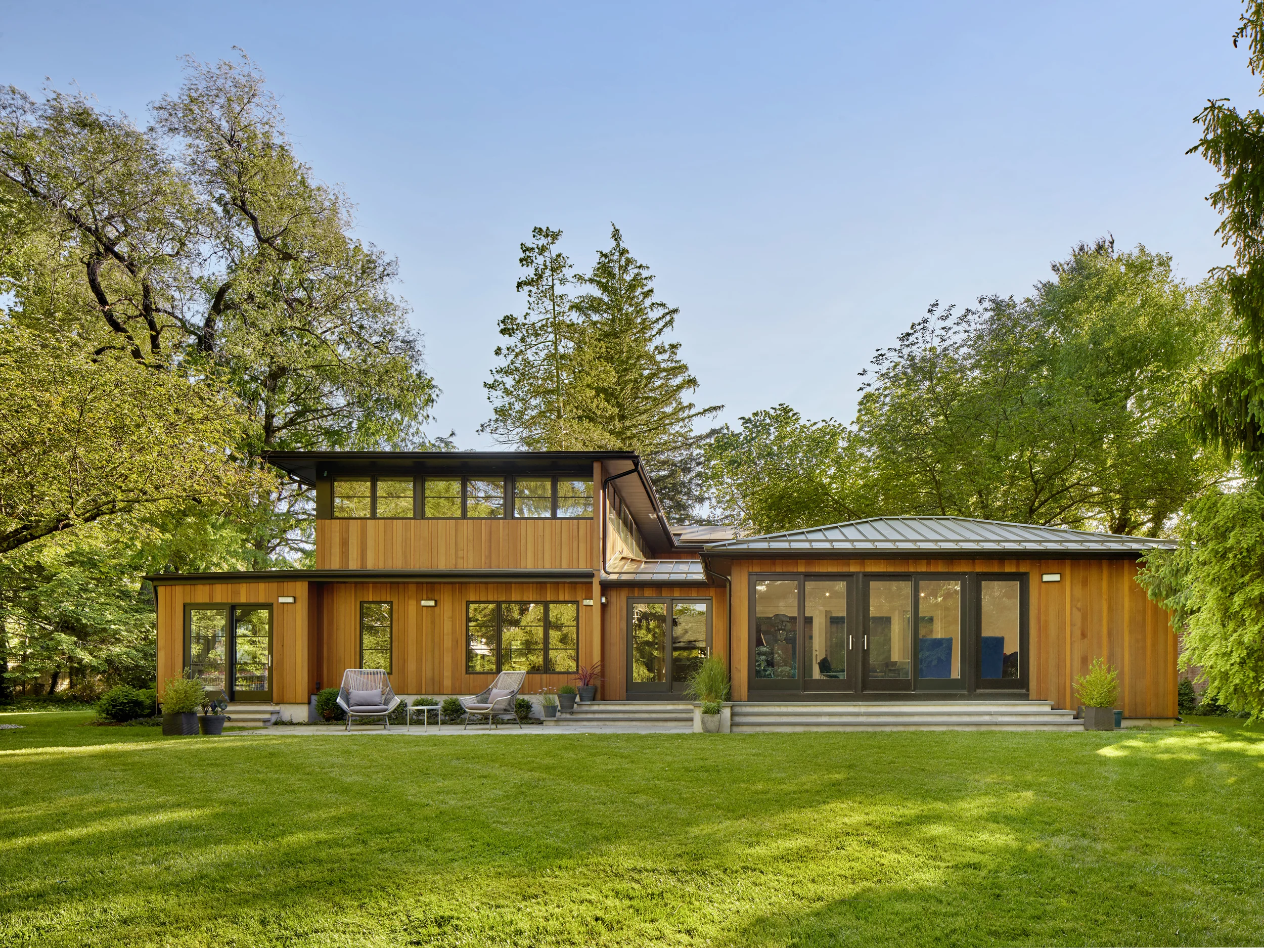 Qb3_Princeton_Courtyard_Exterior_Cedar_Wood_Siding_Rear_Facade.jpg