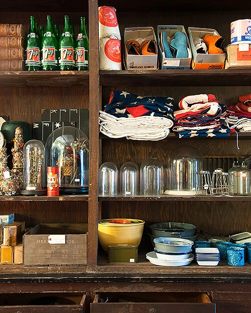 outdated: an antique cafe