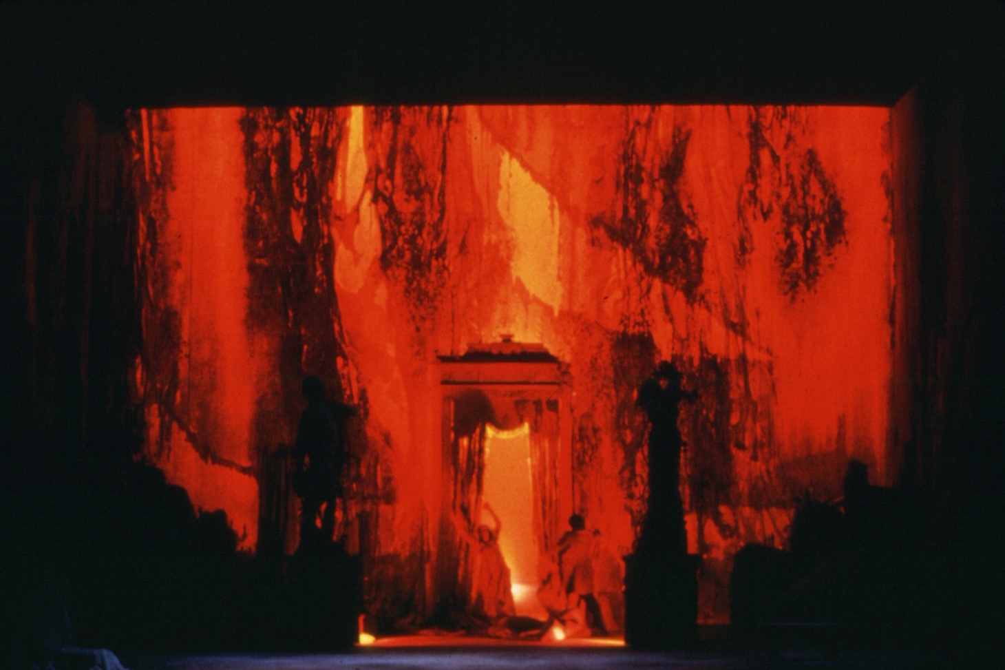 MissHavershamsFire.1979.METOpera.jpg