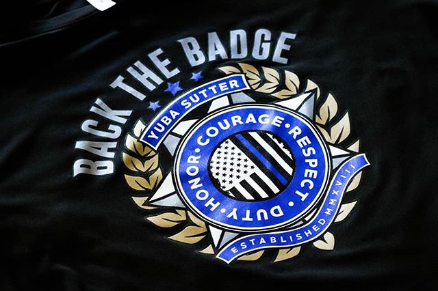 👮🚔👮&zwj;♀️🐕 The good people at @ysbackthebadge had us lay these #BadBoys out recently on some 100% polyester tees. Locked in that sweet royal blue and threw away the key! If this post doesn't get us out of a speeding ticket, at least we tried!🤞?