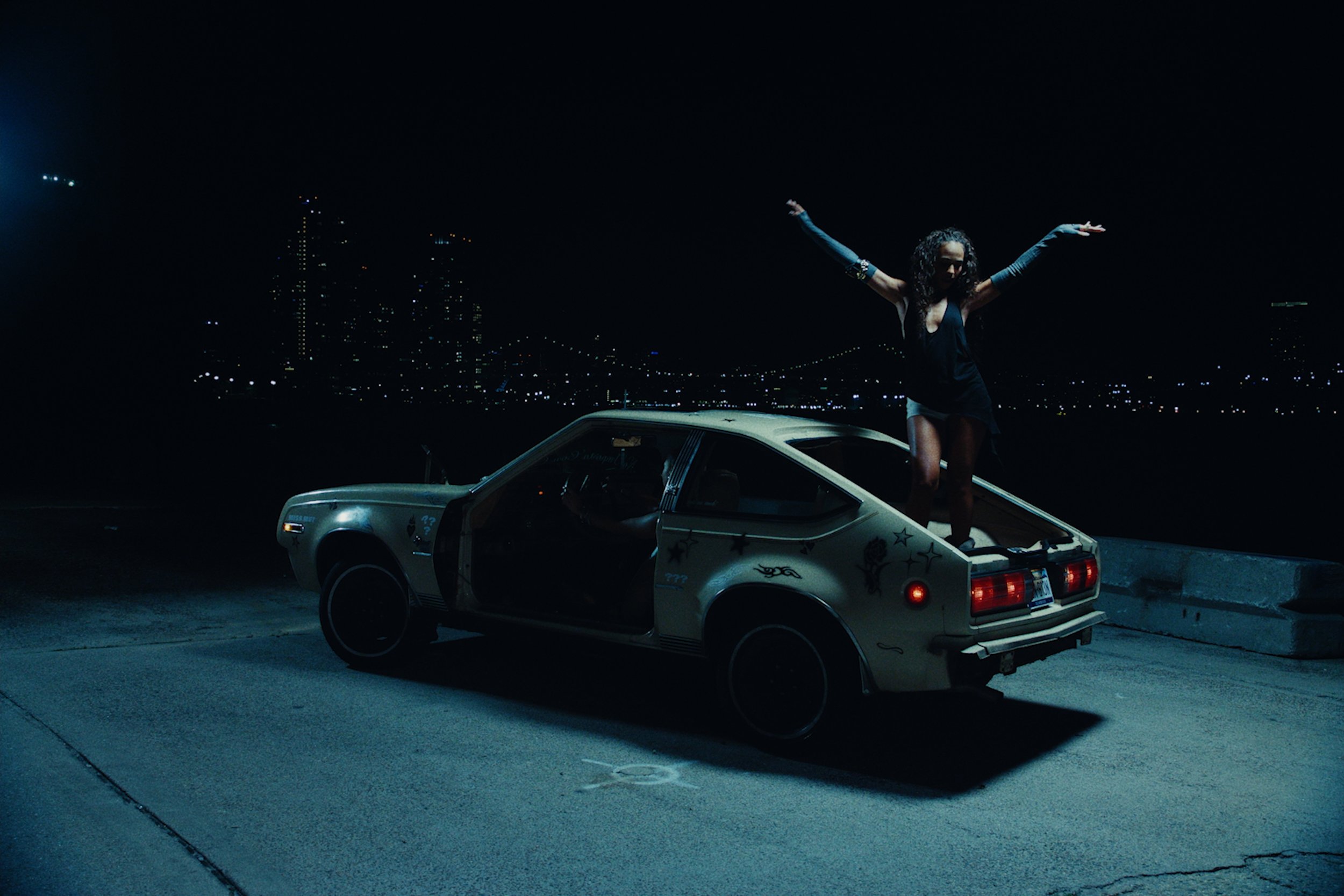 bien stills 2 no letterbox_2.1.18.jpg