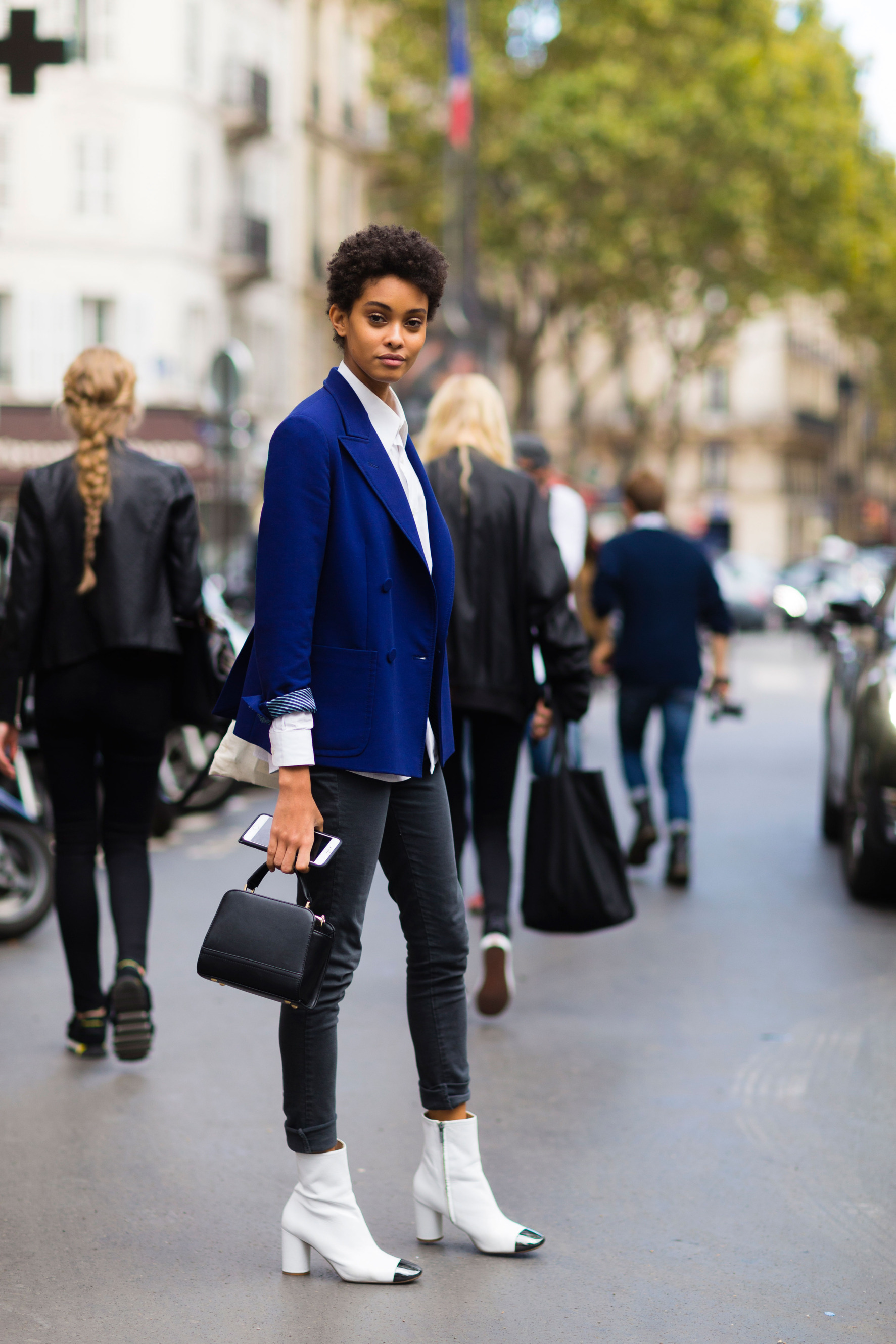 PFW-street-style-71.nocrop.w1800.h1330.2x.jpg