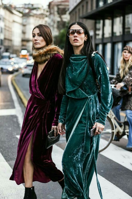 Top Velvet Fashion Trends for winter- aika's Love closet-japanese-seattle style fashion blogger-colored hair- burgundy and green velvet dress - street snap.jpg