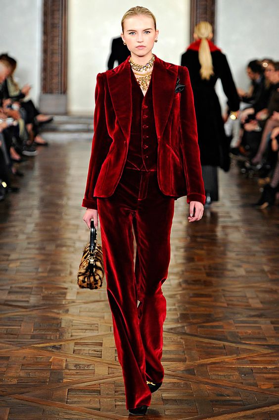 Top Velvet Fashion Trends for winter- aika's Love closet-japanese-seattle style fashion blogger-colored hair- red velvet runway.jpg