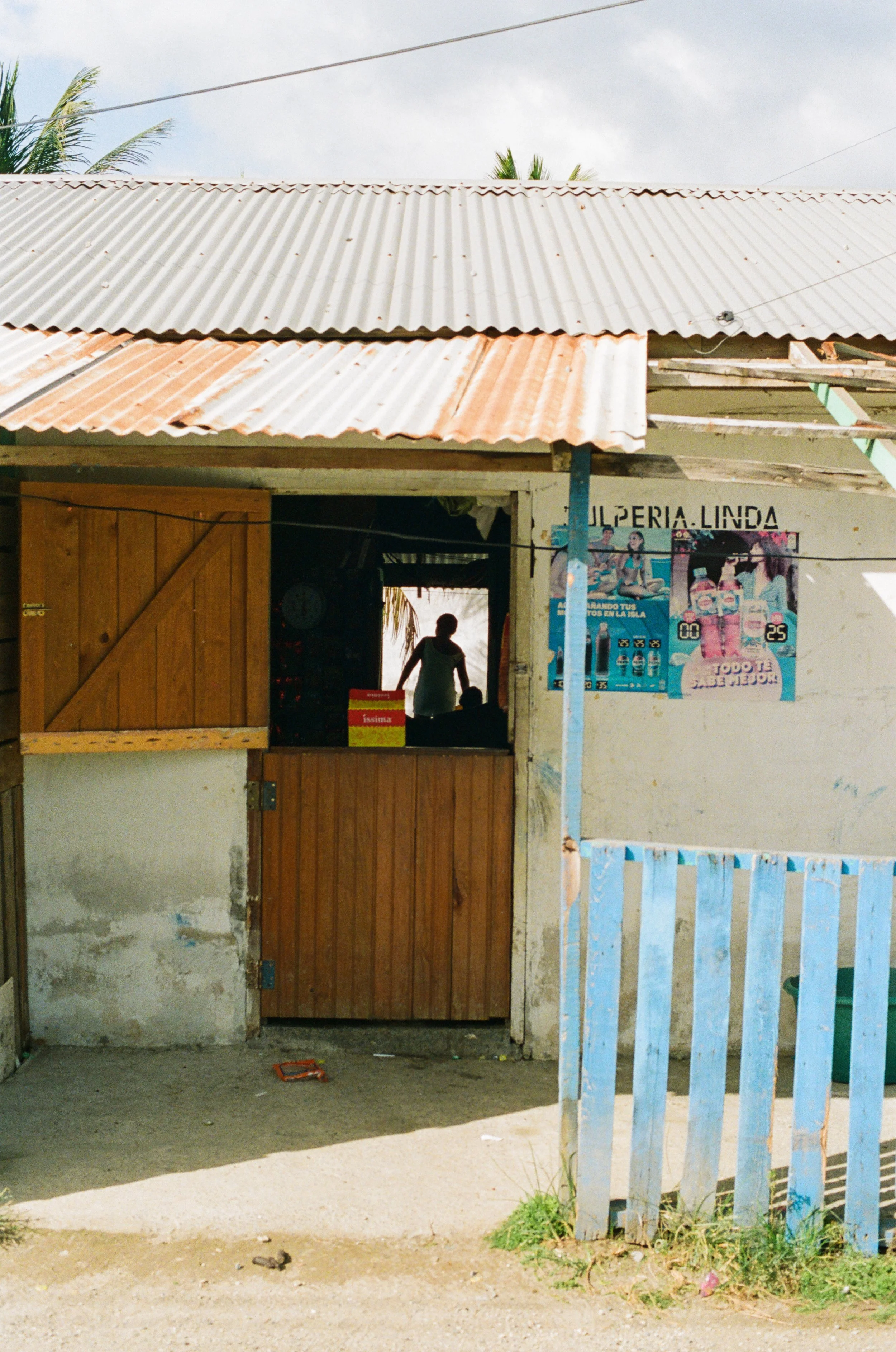 Roatan Website-21.jpg