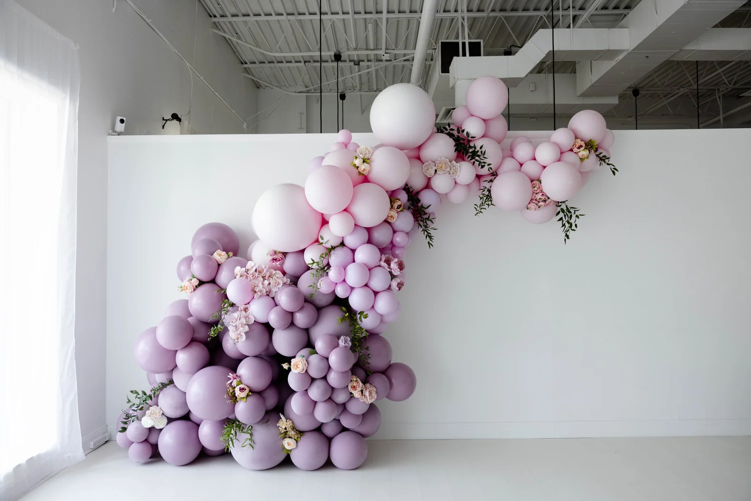 Balloon Decorations Atlanta: Custom, Luxury Installations for Every Celebration Organic Balloon Installations Sweetwood Creative Co. | Atlanta Wedding Planner + Luxury Event Design
