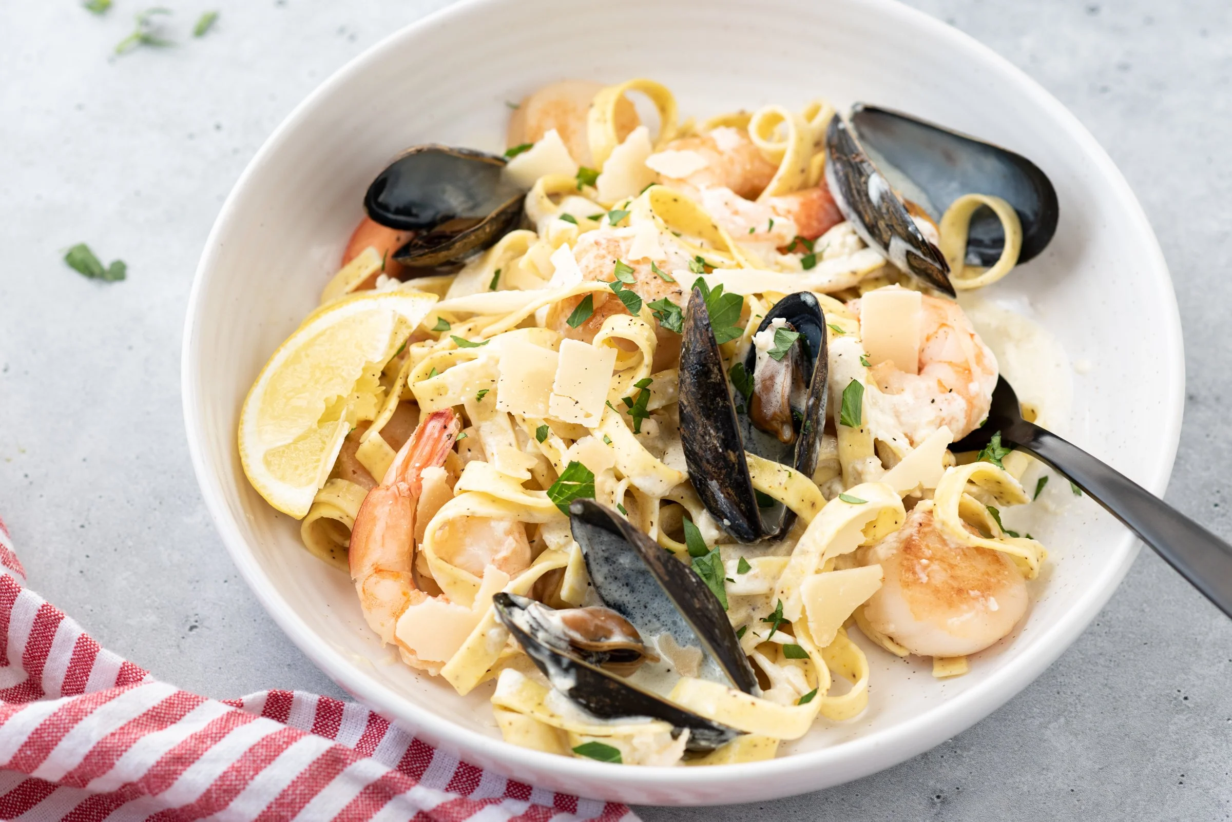 MMHN-Lemonpepperseafoodpasta-034.jpg