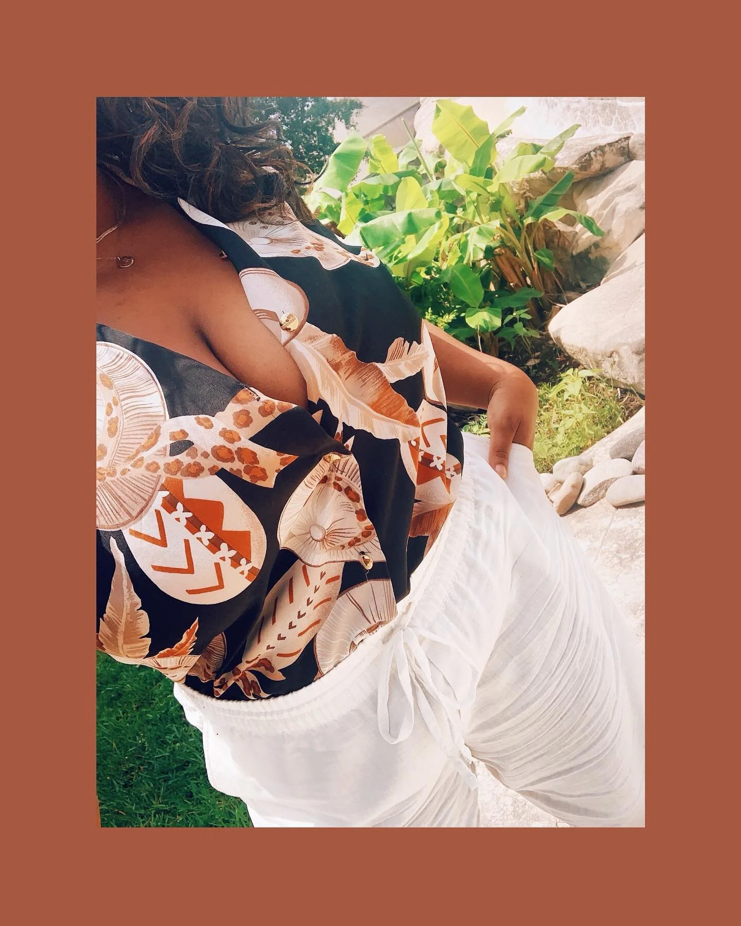 If you see me eh, and I&rsquo;m gallivanting across Florid&aacute;, wearing your fada&rsquo;s huarache sandal, just don&rsquo;t mind me o. I&rsquo;m your mother now 😌 #happymothersday #callmebigmommy #noIwontdashyoumoney #floridastanley #thegagis #i