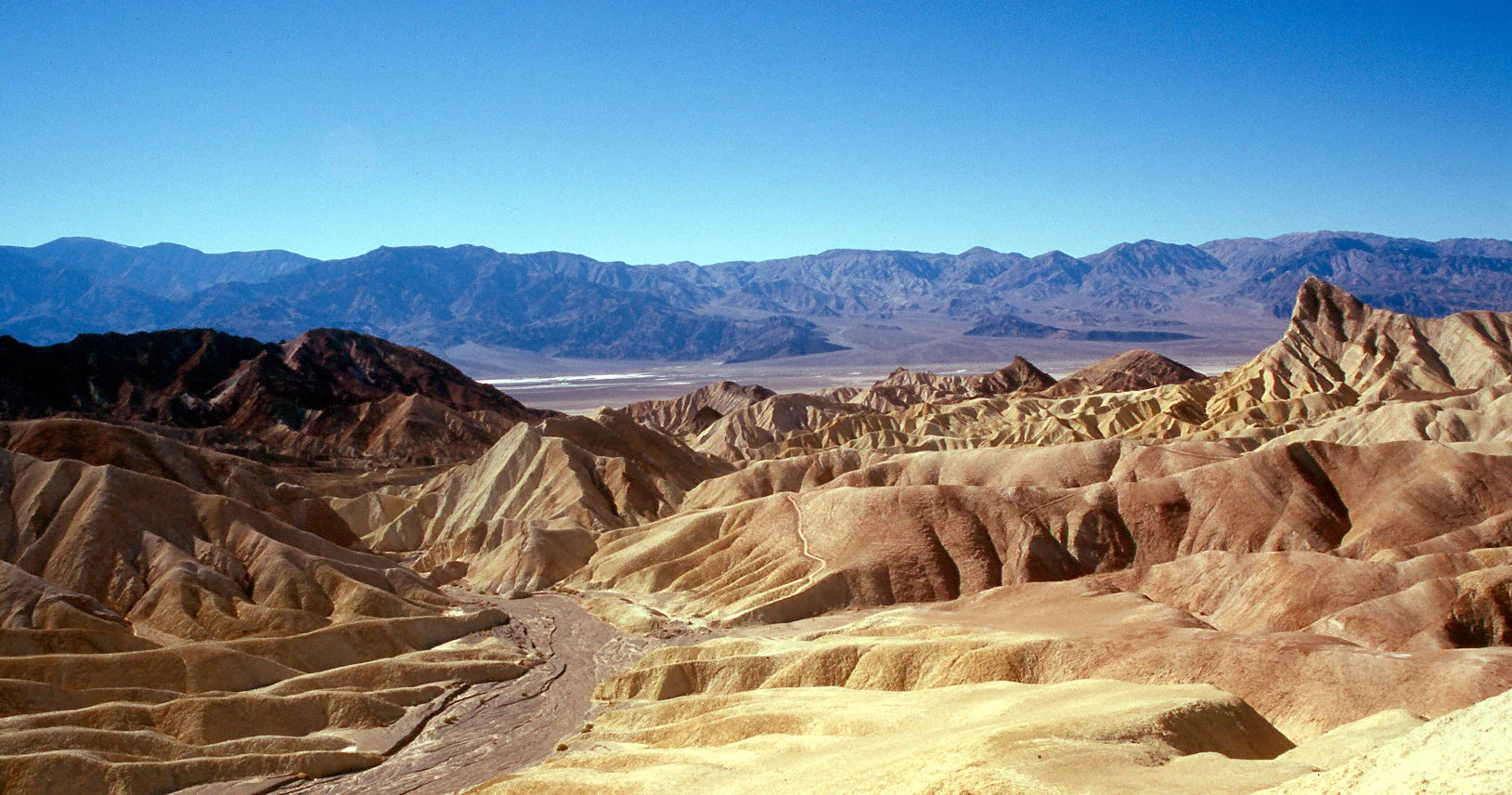 Death_Valley_Zabriskie_Point.jpg