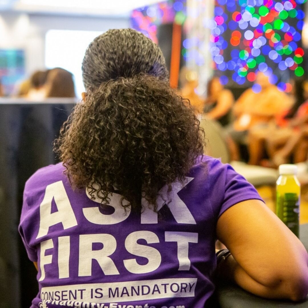 𝗩𝗔𝗟𝗨𝗔𝗕𝗟𝗘 𝗡𝗔𝗨𝗚𝗛𝗧𝗬 𝗟𝗘𝗦𝗦𝗢𝗡𝗦 📚
So many things to learn. Link in bio.
From consent to BDSM, to identifying and being confident about your sexual orientation, and skills to build a stronger connection with your partner, you'll