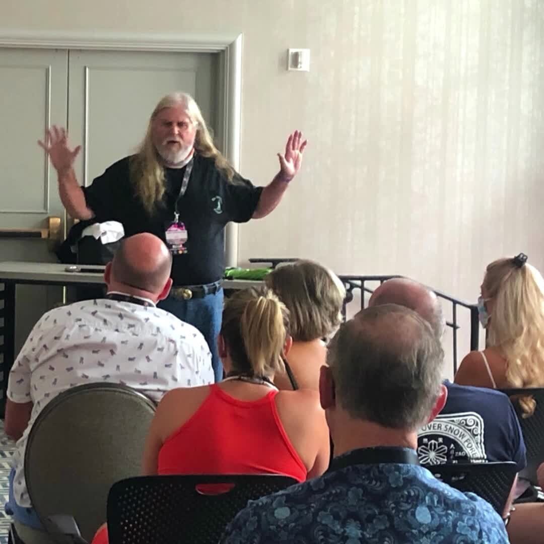𝗟𝗘𝗦𝗦𝗢𝗡𝗦 𝗟𝗘𝗔𝗥𝗡𝗘𝗗 📚 📏
This year's industry leaders. Link in bio.
@naughty_nawlins boasts one the largest sex-positive educational programs at a lifestyle event out there. We scout out the best of the best; the educators that we kno
