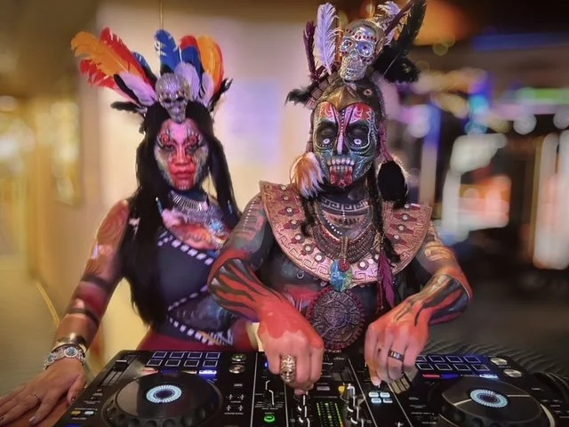 Aztec DJ K&Q1.JPG