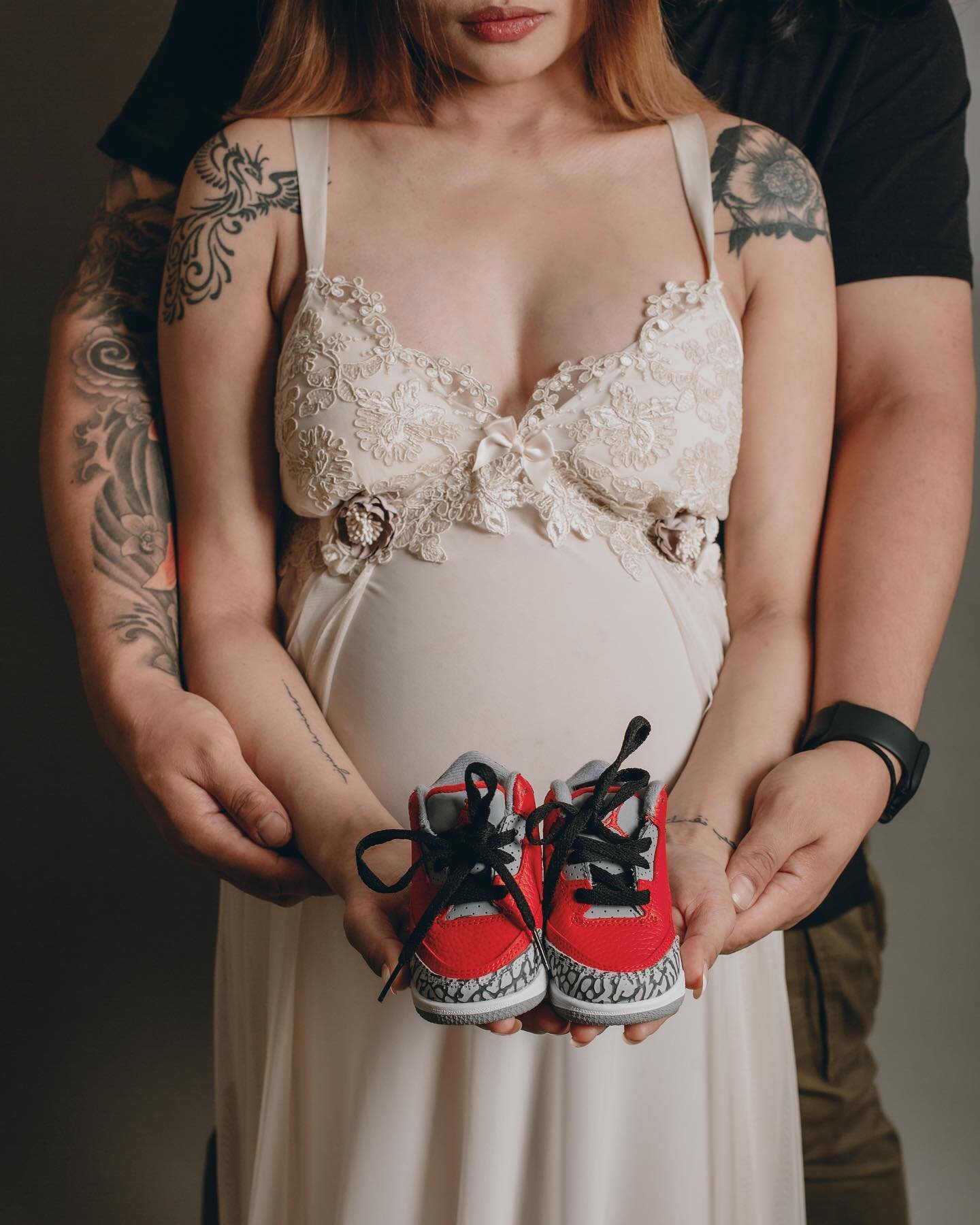 It&rsquo;s a boy! #babyboy #maternityshoot #photography #love #excitedmom #makeup #hairstyle #hmua #doha #qatar