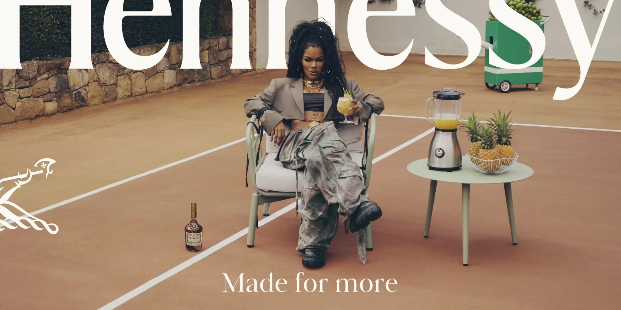 HennessyVS-MadeForMore-KV-Pinneapple-OOH-48Sht-610x305mm-2048x1024.jpg