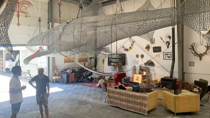 Remember this one? 👀 Our Morning team - inc. many volunteers - has always been great at turning any space, whether indoors or outdoors, into an admirably cozy place to gather 🍽🌿

Here you see an artist&rsquo;s industrial working shed in Amsterdam 