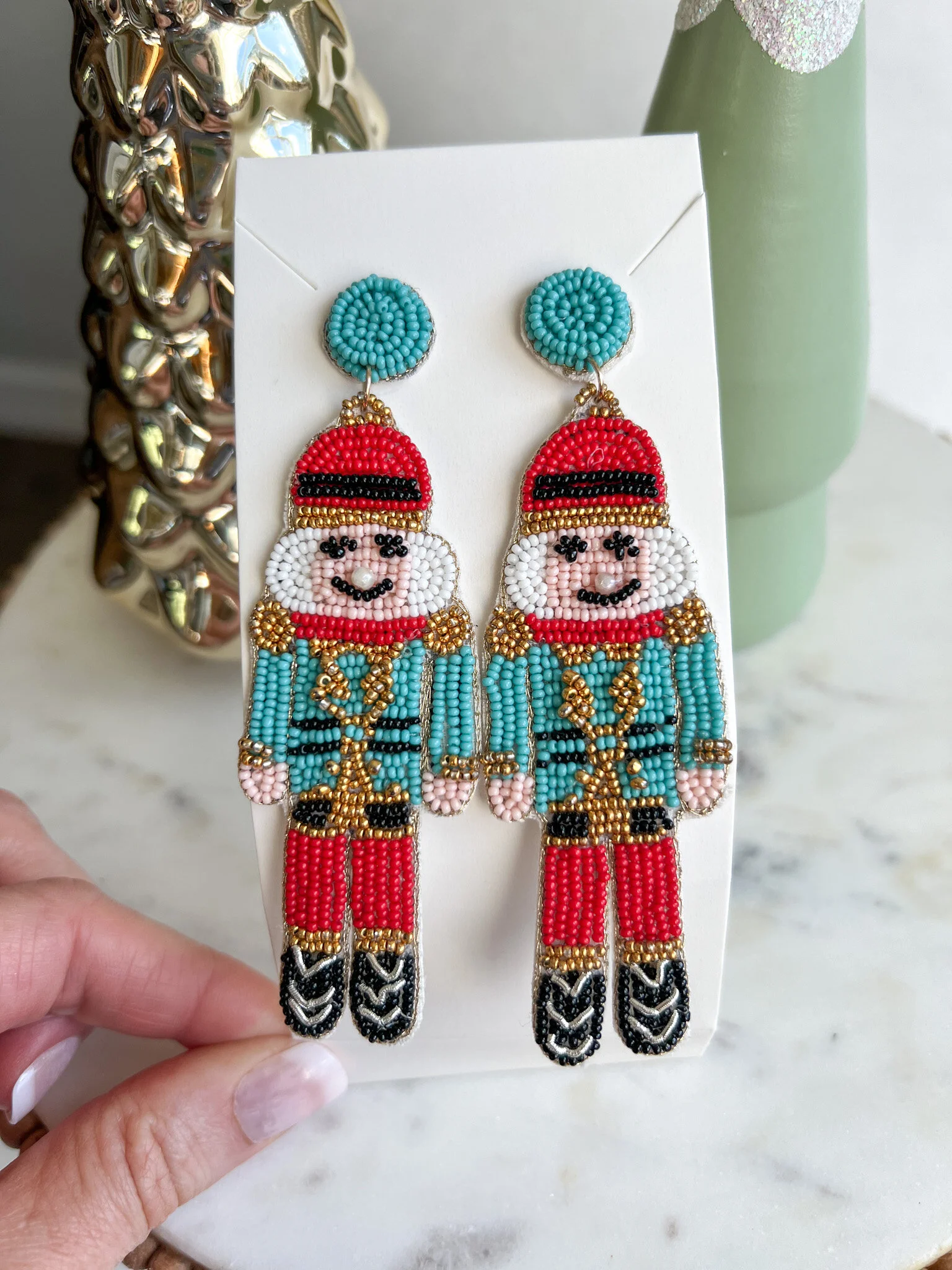 CEF2A922-F4B2-4E17-8AA5-785ED4785E92