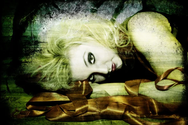 crimson_ivy_by_stopwatchheart.jpg